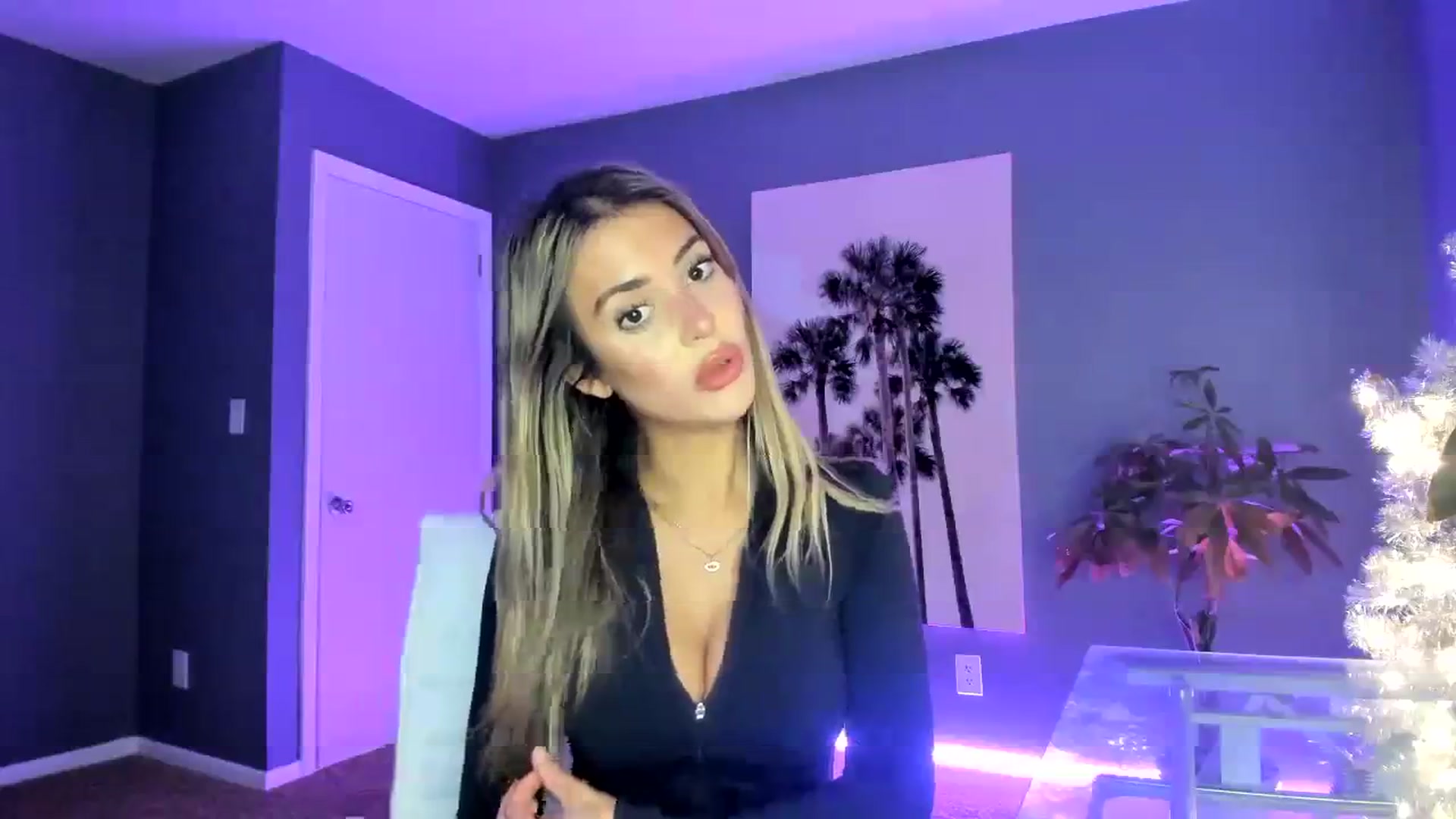 Gallery image thumbnail from SororityGirly's myfreecams stream on, 01/29/2024, 22:04 image 17 of 20