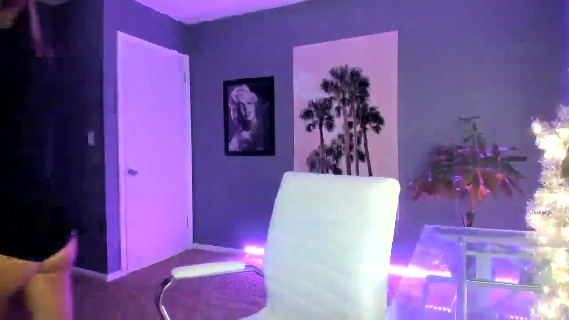 Gallery image thumbnail from SororityGirly's myfreecams stream on, 01/29/2024, 22:40 image 13 of 20