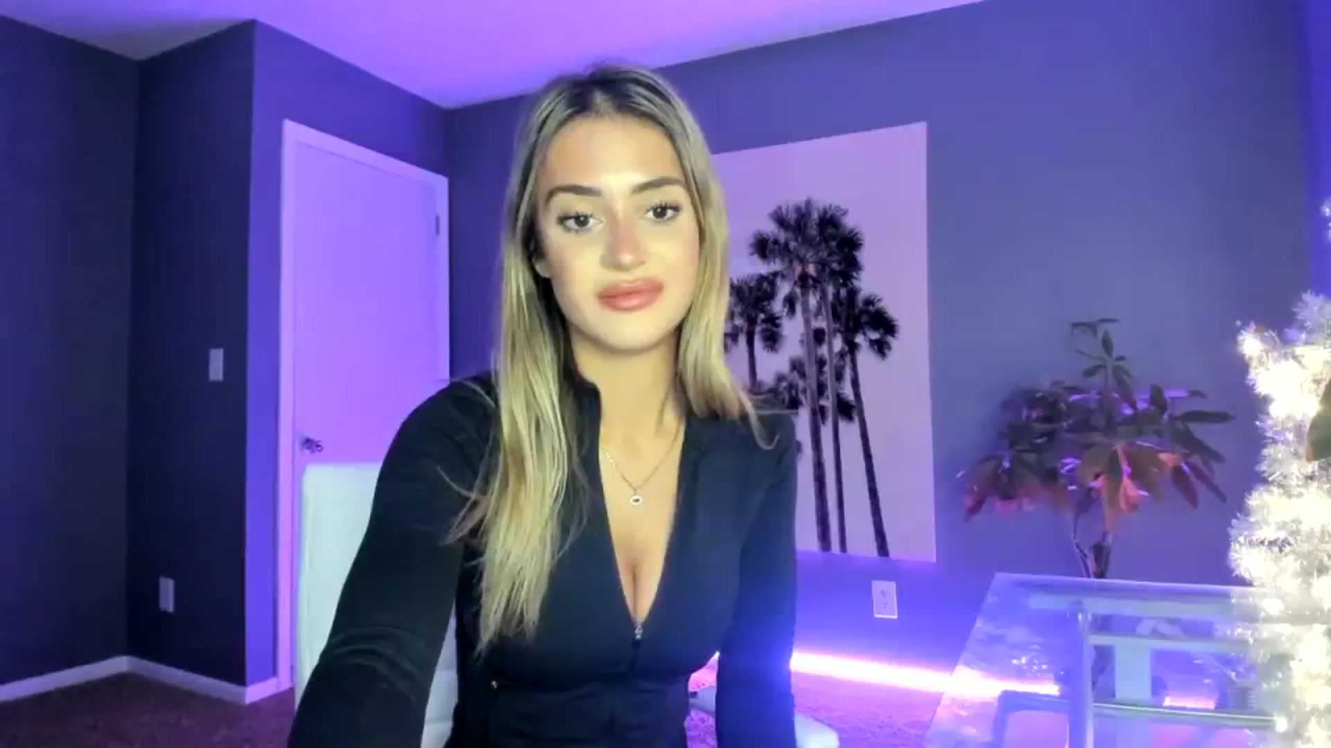 Gallery image thumbnail from SororityGirly's myfreecams stream on, 01/29/2024, 22:40 image 1 of 20