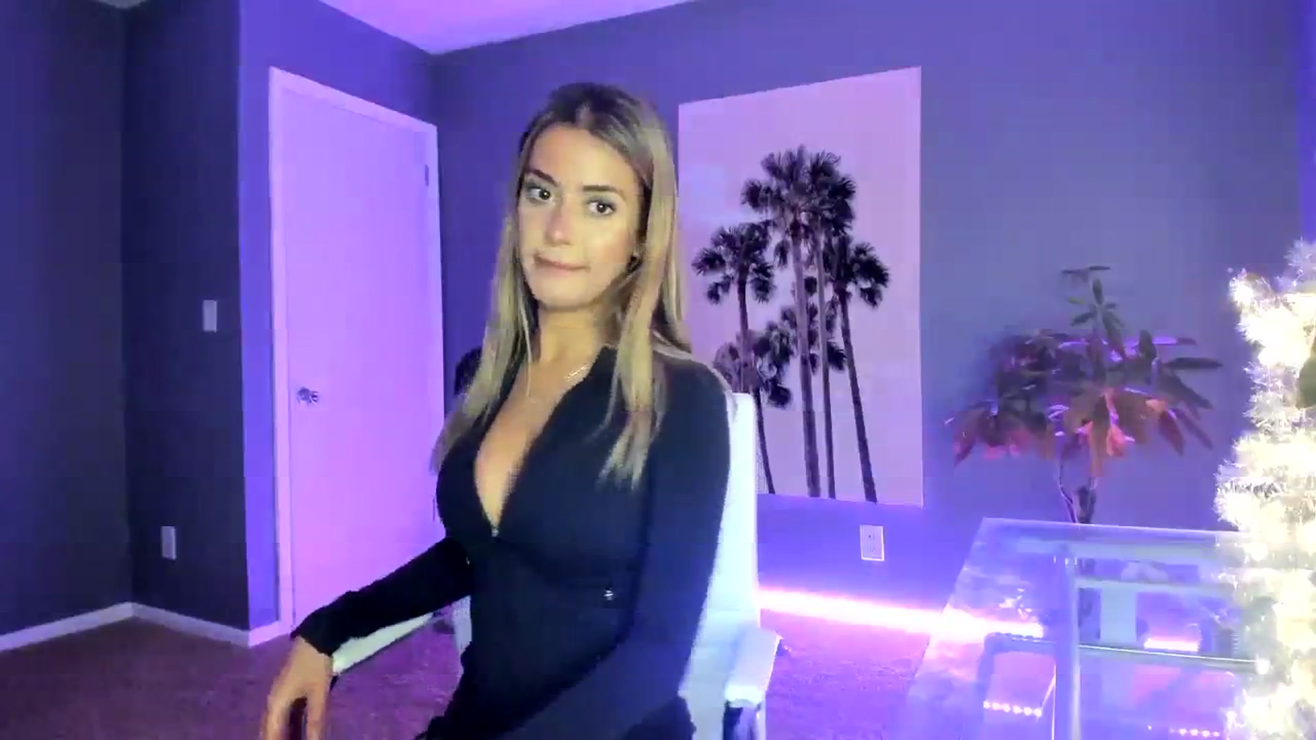 Gallery image thumbnail from SororityGirly's myfreecams stream on, 01/29/2024, 22:40 image 11 of 20