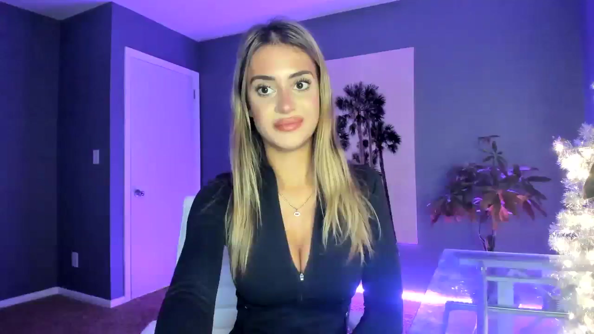 Gallery image thumbnail from SororityGirly's myfreecams stream on, 01/29/2024, 22:40 image 8 of 20