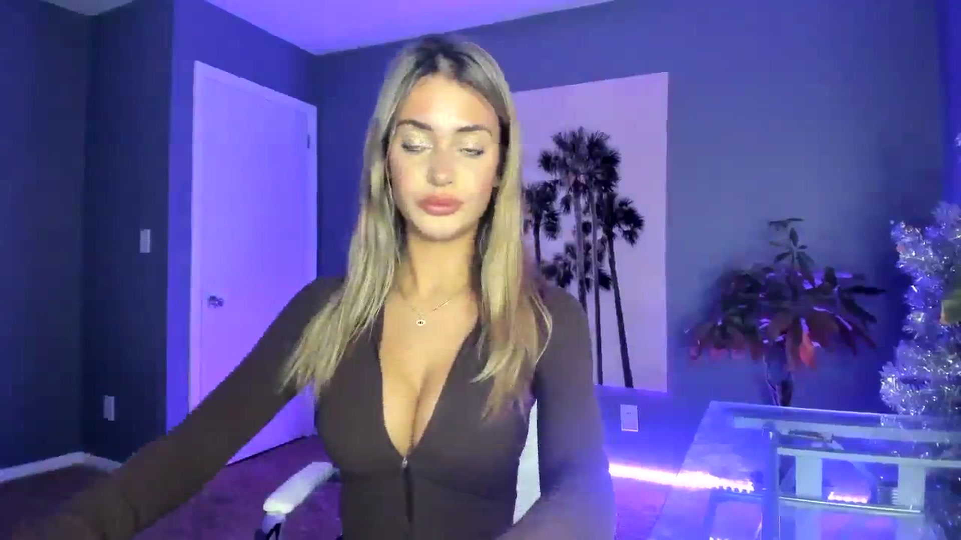 Gallery image thumbnail from SororityGirly's myfreecams stream on, 02/04/2024, 24:01 image 5 of 20