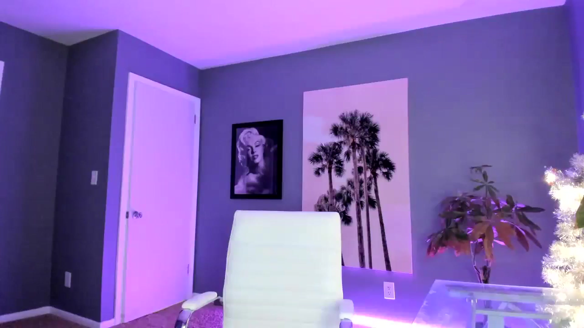 Gallery image thumbnail from SororityGirly's myfreecams stream on, 02/07/2024, 24:13 image 12 of 20