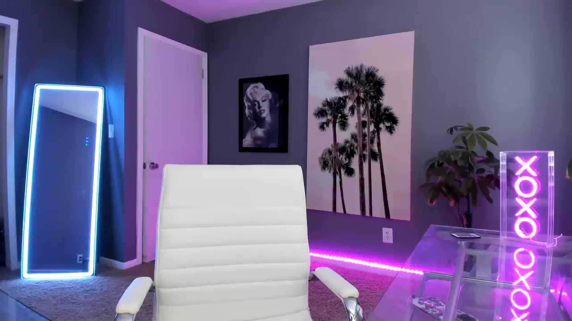Gallery image thumbnail from SororityGirly's myfreecams stream on, 04/10/2024, 22:21 image 1 of 20