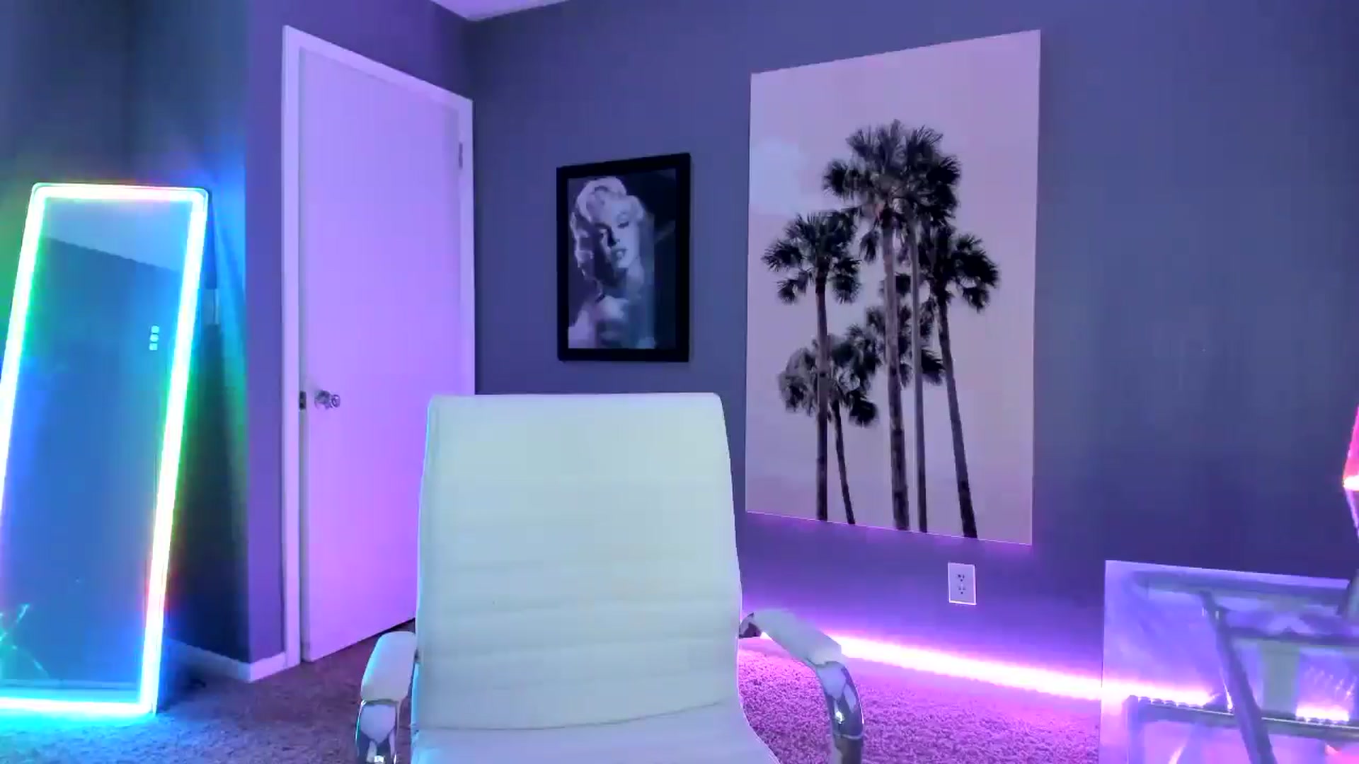 Gallery image thumbnail from SororityGirly's myfreecams stream on, 01/26/2025, 23:38 image 8 of 20