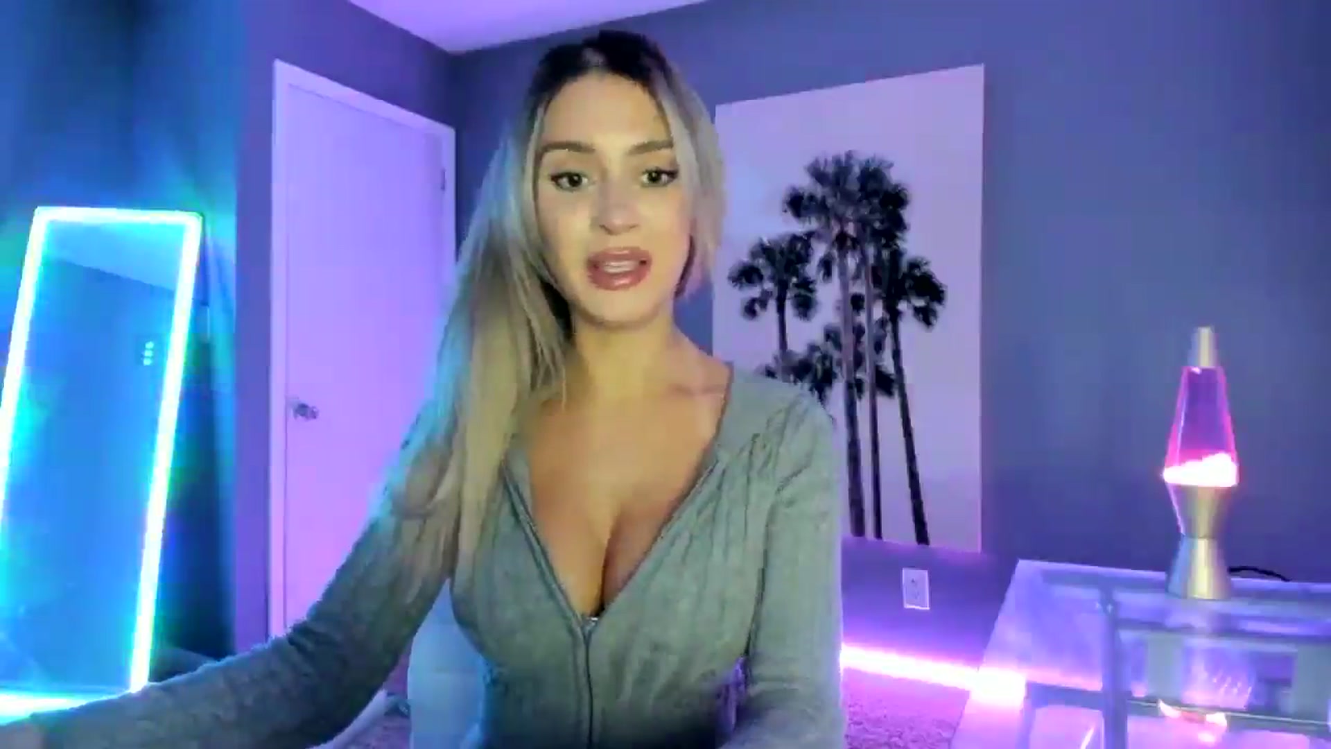 Gallery image thumbnail from SororityGirly's myfreecams stream on, 02/07/2025, 24:43 image 19 of 20