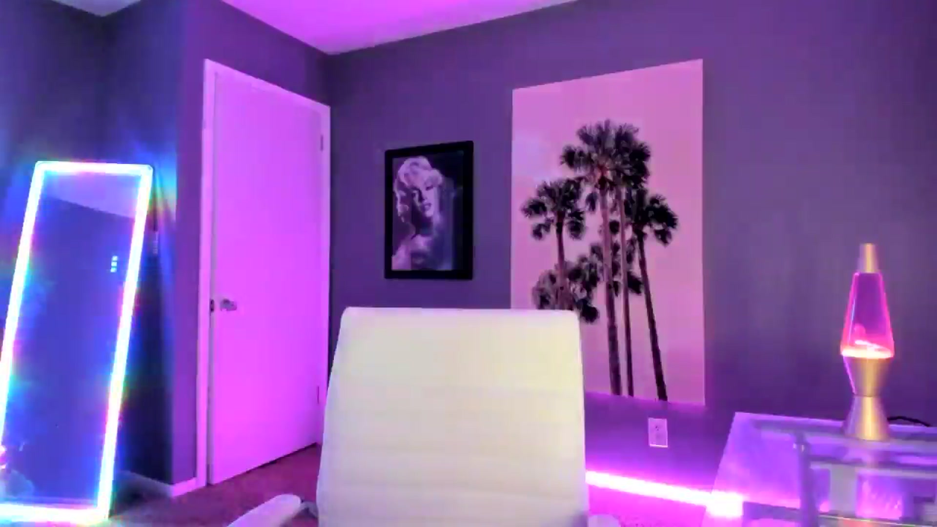 Gallery image thumbnail from SororityGirly's myfreecams stream on, 02/07/2025, 24:43 image 9 of 20