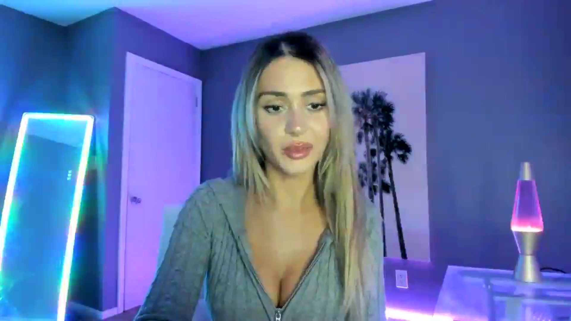 Gallery image thumbnail from SororityGirly's myfreecams stream on, 02/07/2025, 24:43 image 4 of 20