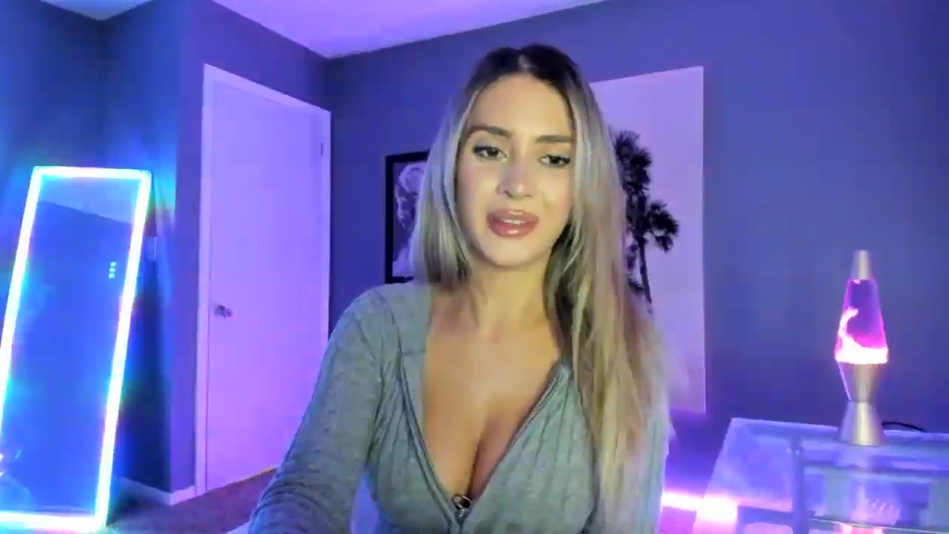 Gallery image thumbnail from SororityGirly's myfreecams stream on, 02/07/2025, 24:57 image 11 of 20