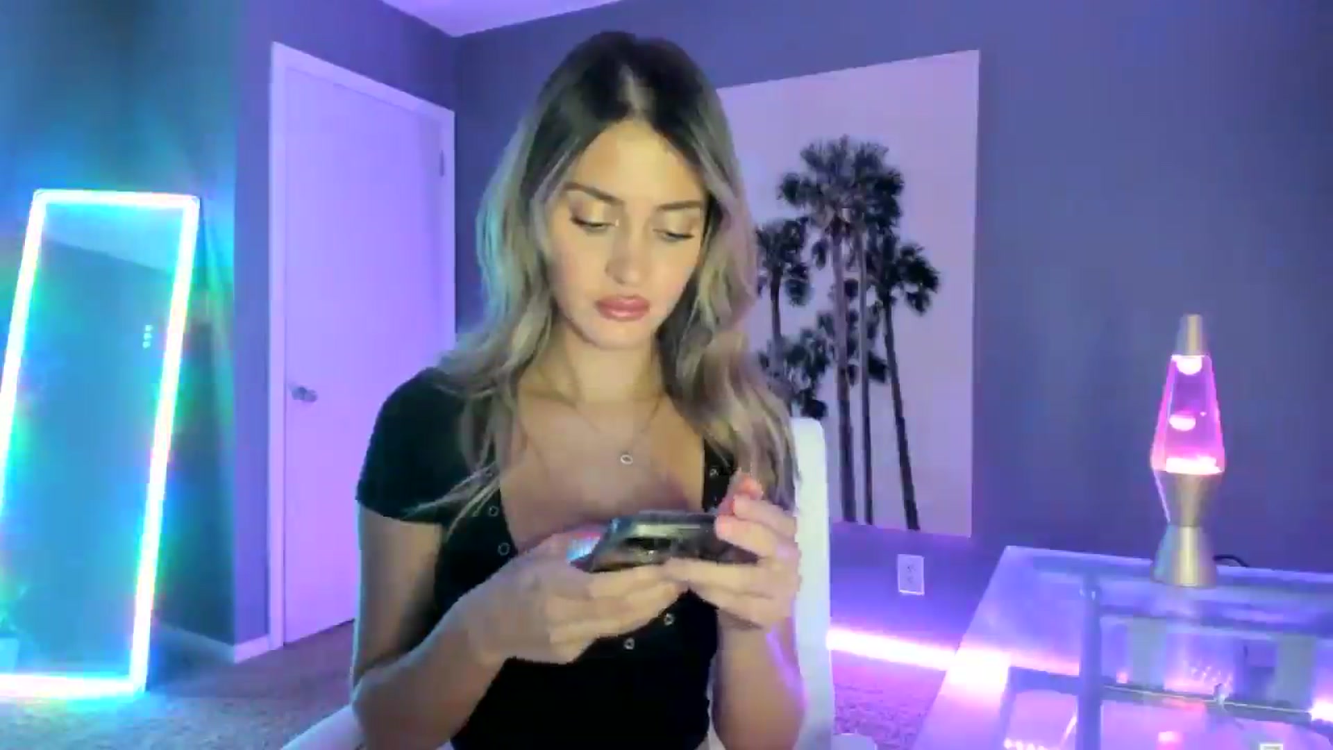 Gallery image thumbnail from SororityGirly's myfreecams stream on, 02/26/2025, 02:03 image 18 of 20