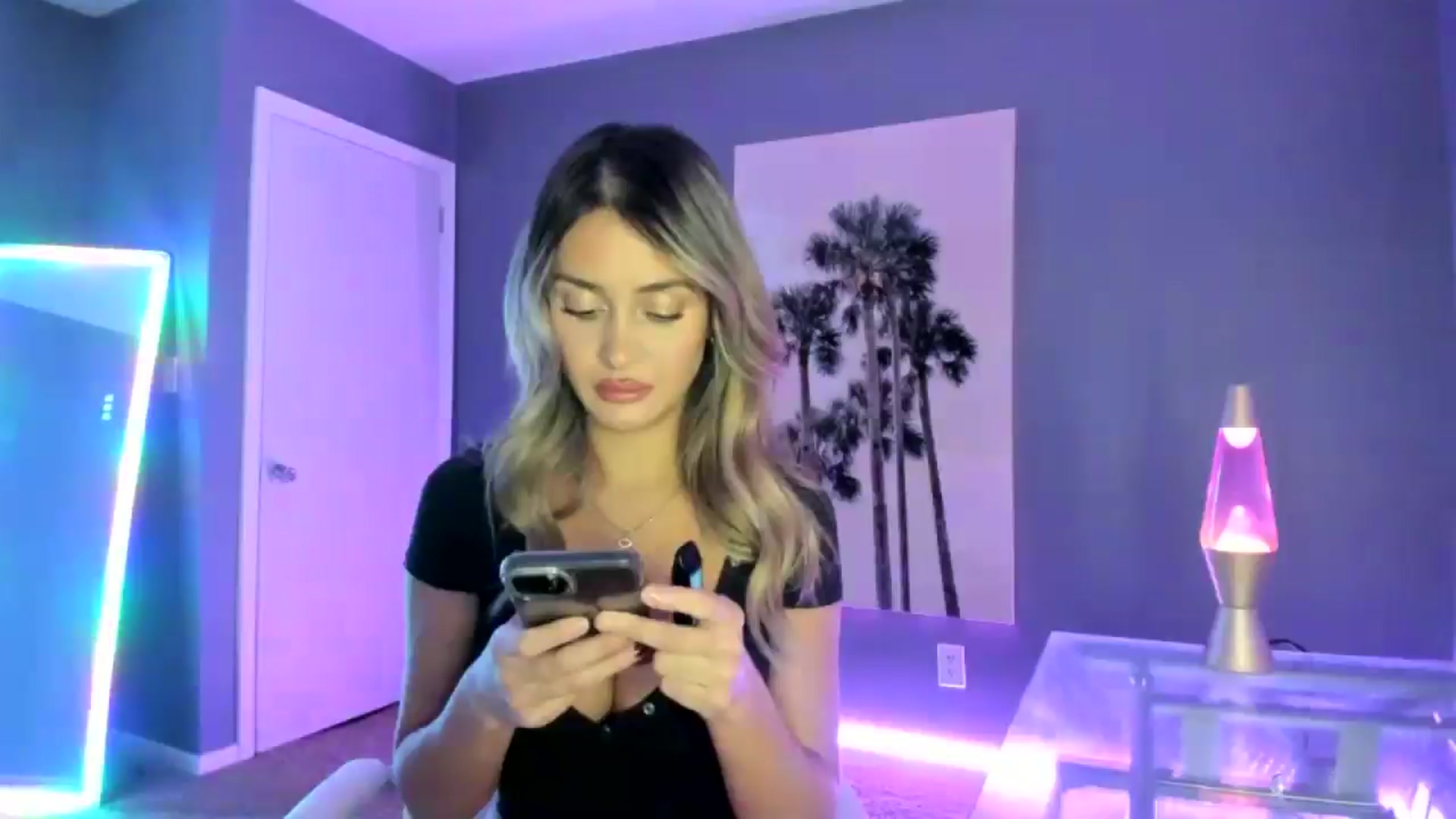 Gallery image thumbnail from SororityGirly's myfreecams stream on, 02/26/2025, 02:03 image 12 of 20