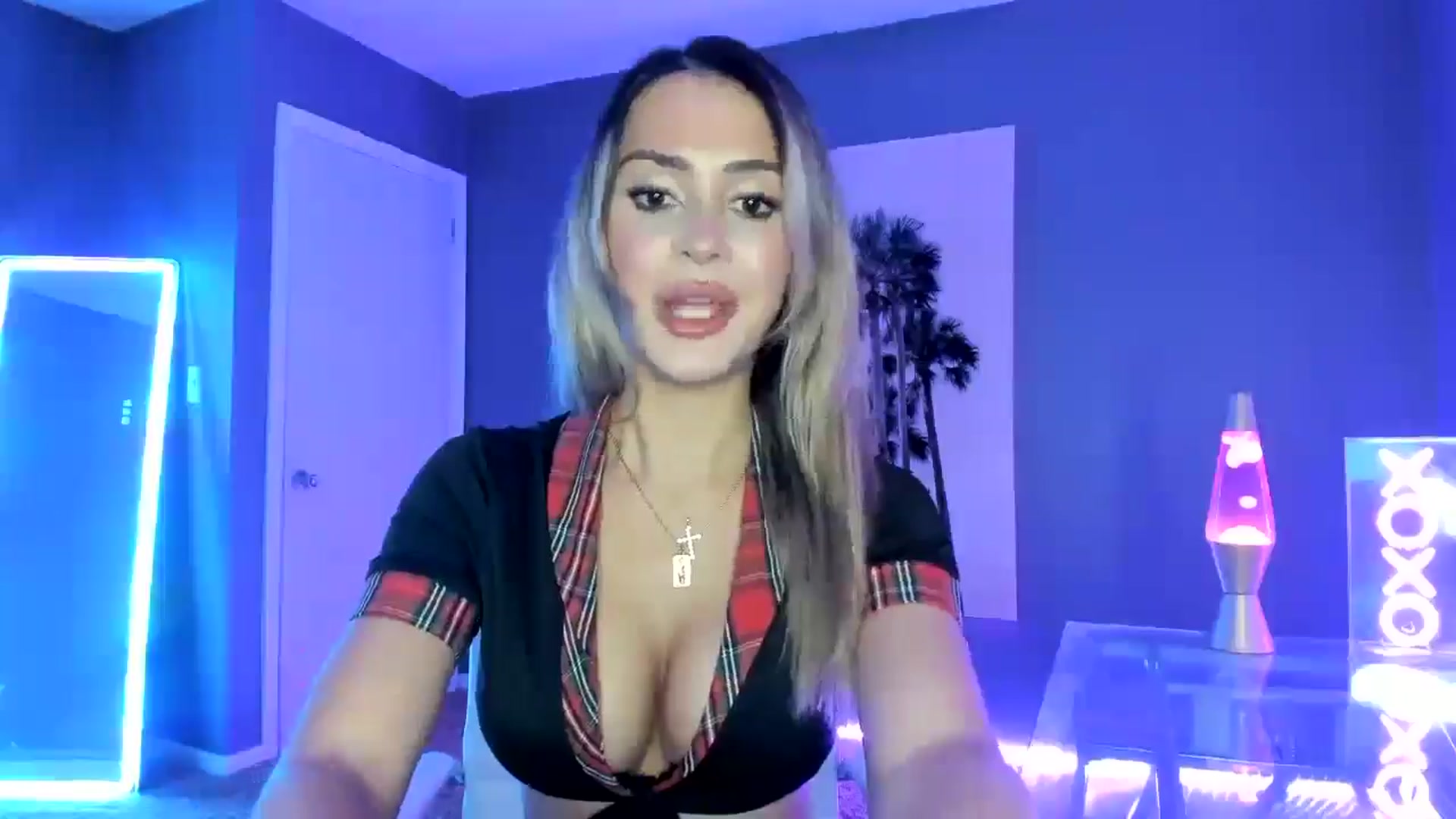 Gallery image thumbnail from SororityGirly's myfreecams stream on, 04/08/2025, 01:33 image 17 of 20