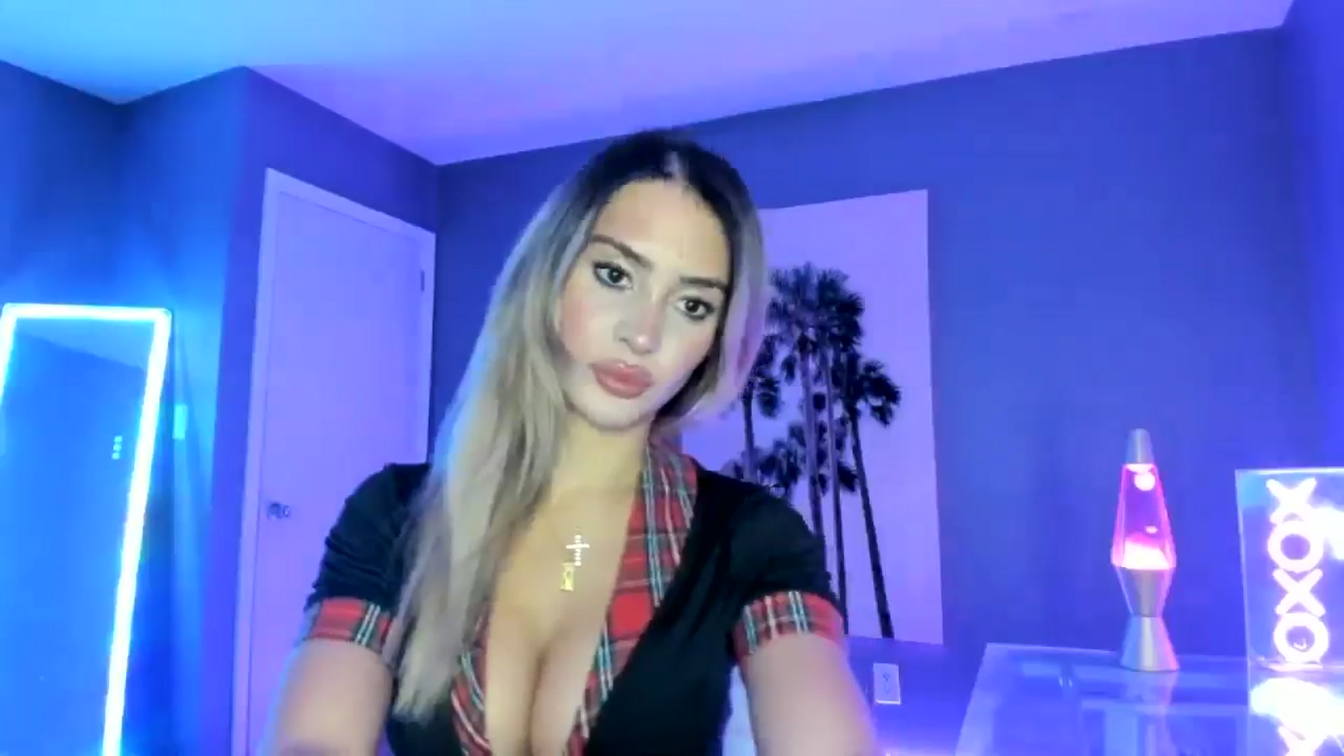 Gallery image thumbnail from SororityGirly's myfreecams stream on, 04/08/2025, 01:33 image 12 of 20