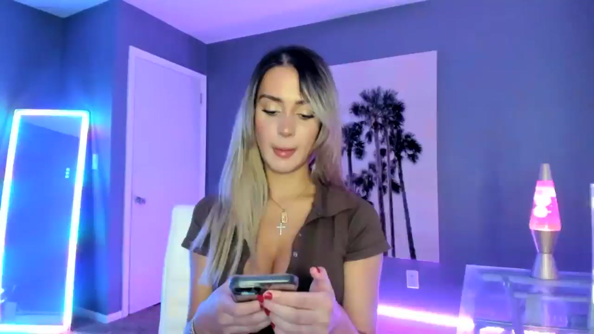 Gallery image thumbnail from SororityGirly's myfreecams stream on, 04/10/2025, 24:01 image 13 of 20