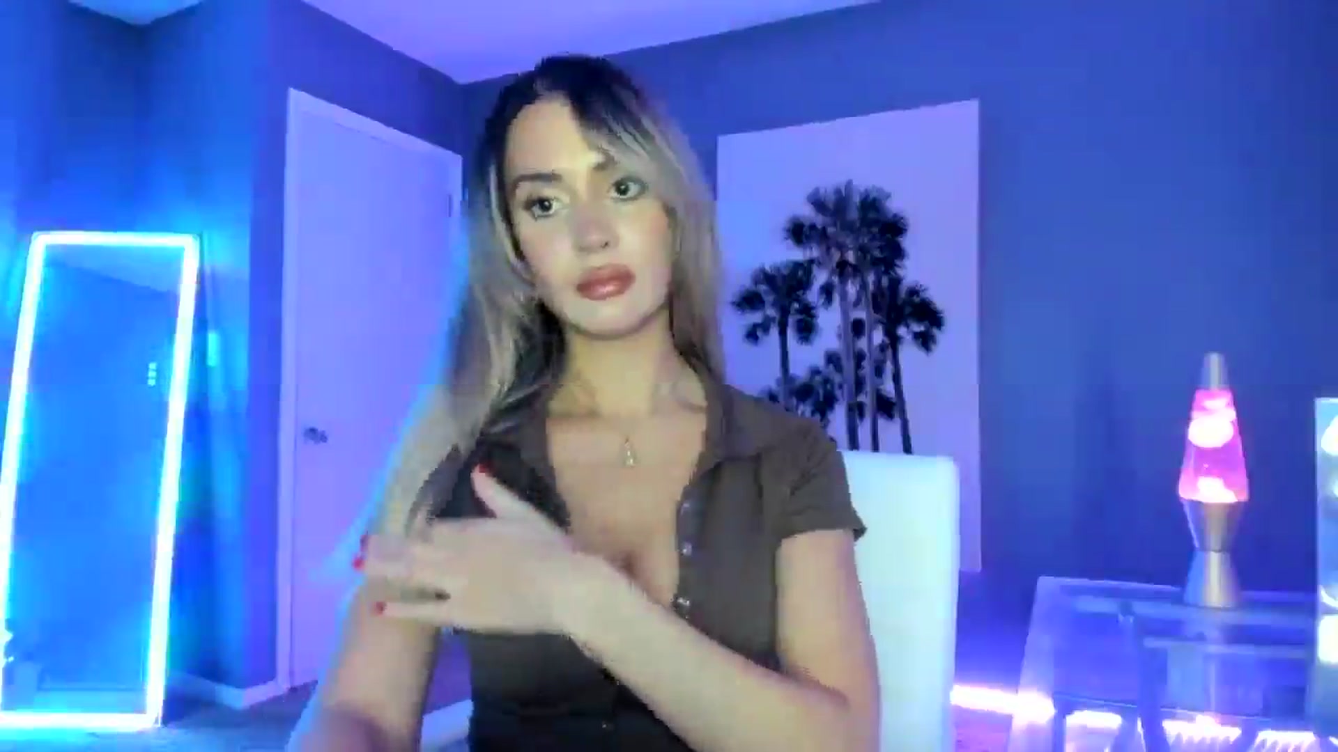 Gallery image thumbnail from SororityGirly's myfreecams stream on, 04/10/2025, 24:12 image 4 of 20
