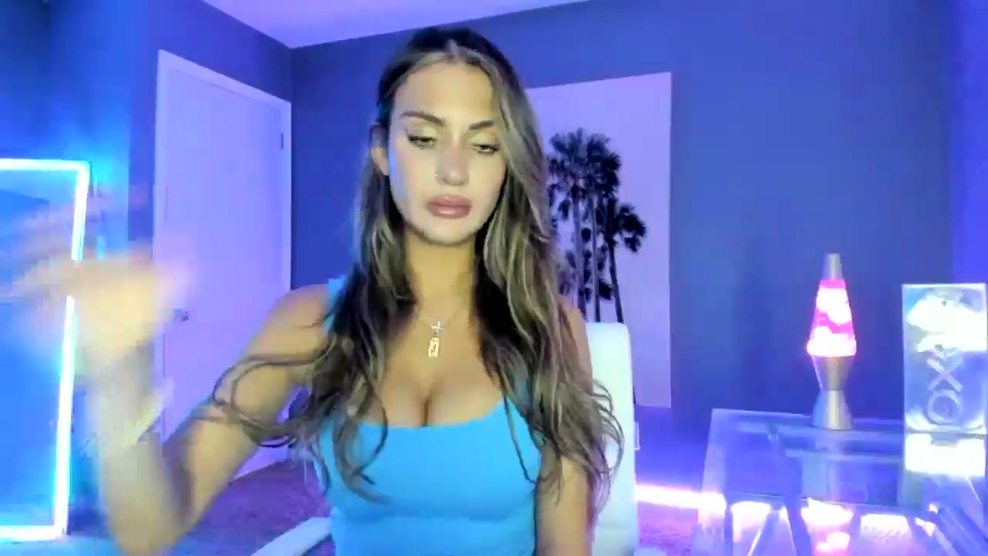 Gallery image thumbnail from SororityGirly's myfreecams stream on, 04/19/2025, 24:08 image 7 of 20