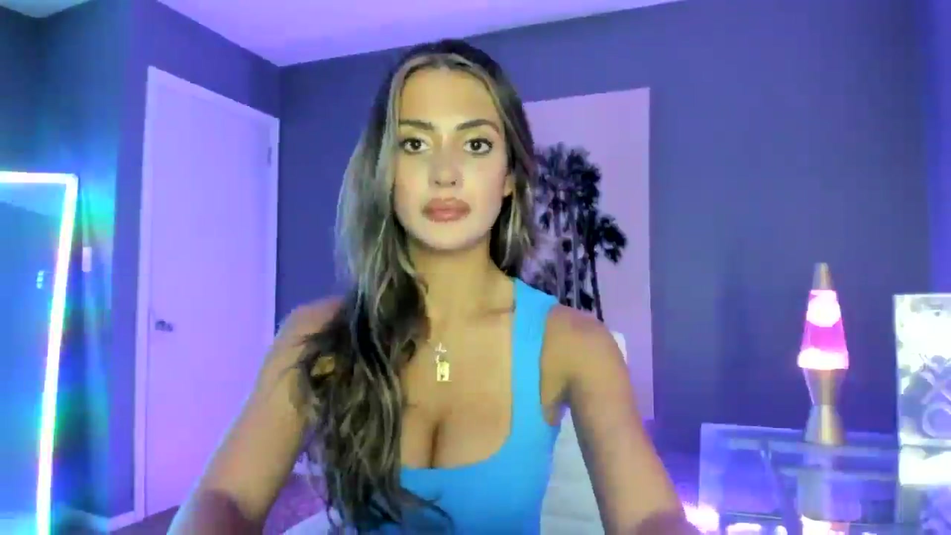 Gallery image thumbnail from SororityGirly's myfreecams stream on, 04/19/2025, 24:08 image 19 of 20