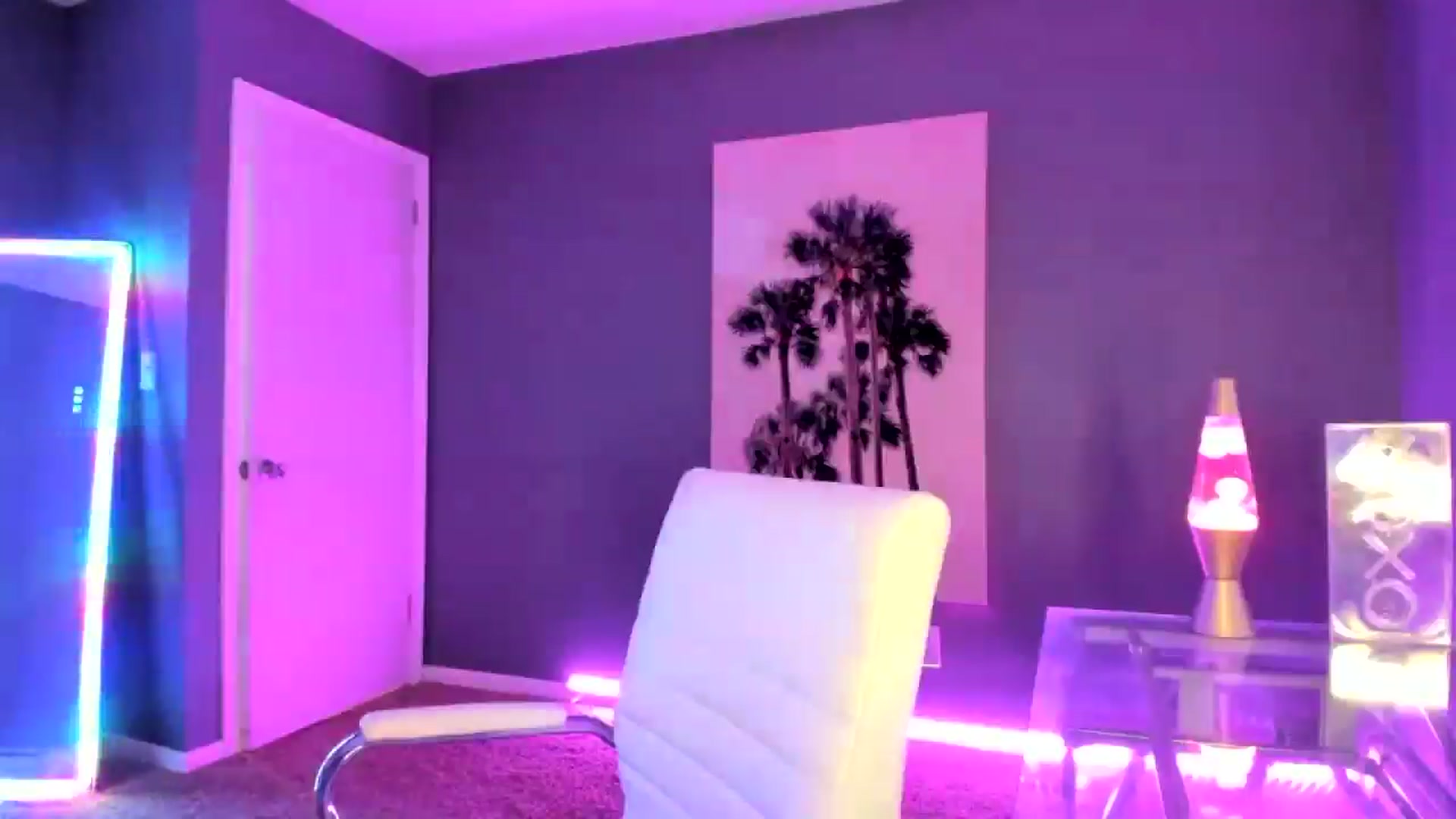 Gallery image thumbnail from SororityGirly's myfreecams stream on, 04/19/2025, 24:08 image 4 of 20