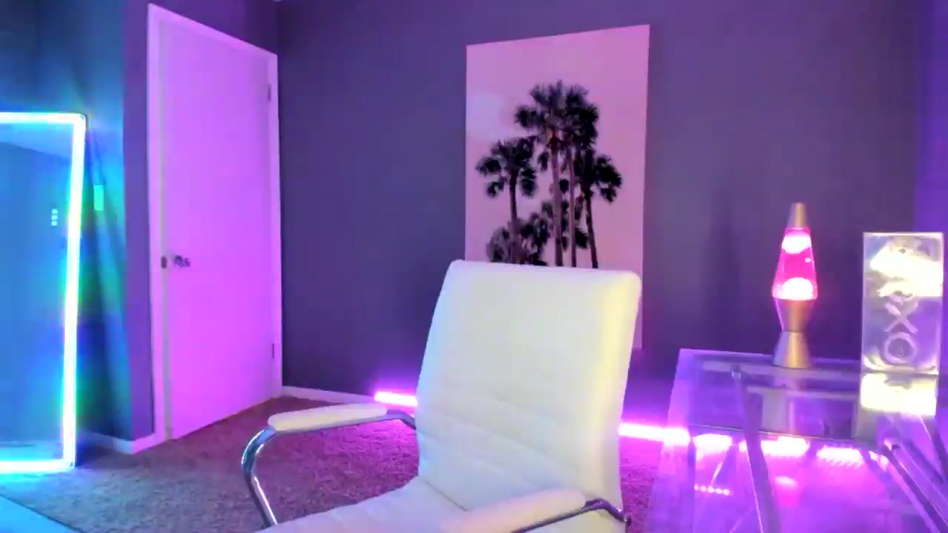 Gallery image thumbnail from SororityGirly's myfreecams stream on, 04/19/2025, 24:08 image 12 of 20