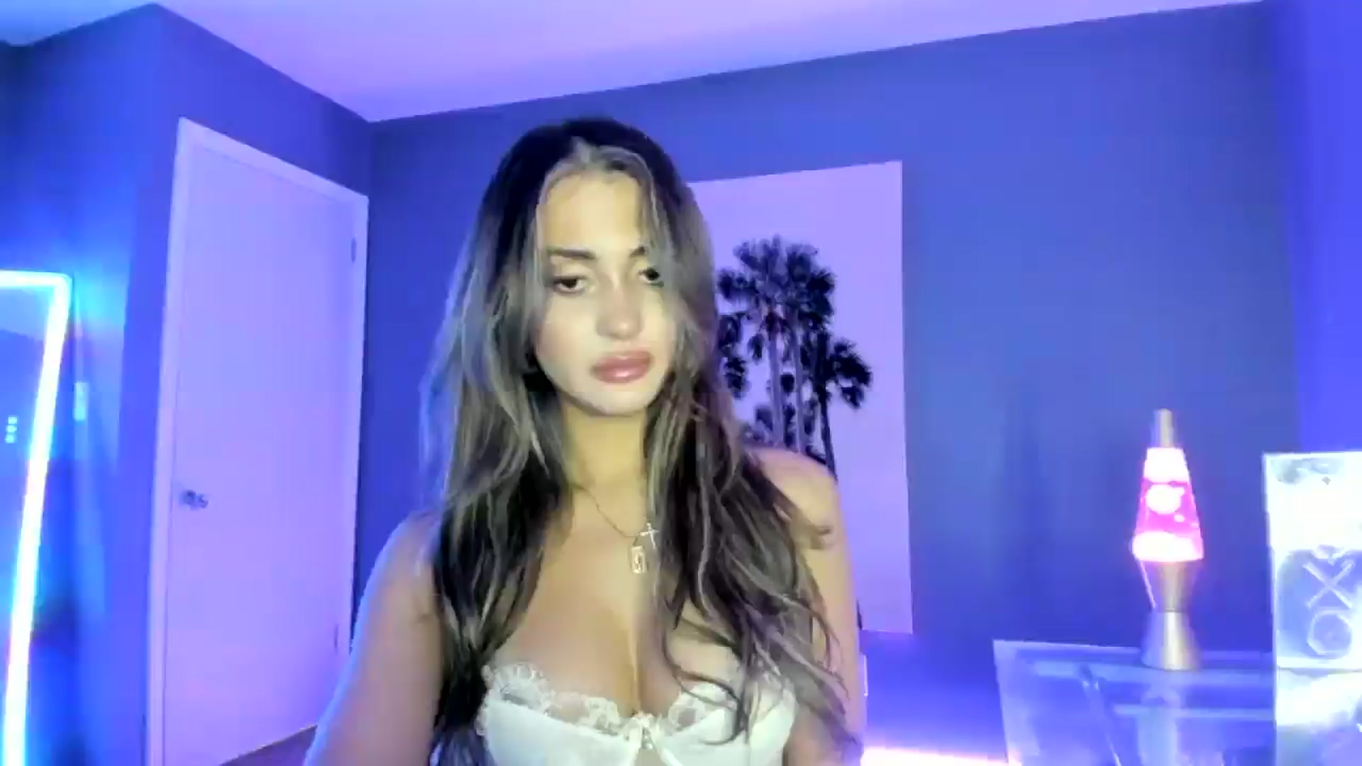 Gallery image thumbnail from SororityGirly's myfreecams stream on, 04/19/2025, 04:04 image 18 of 20