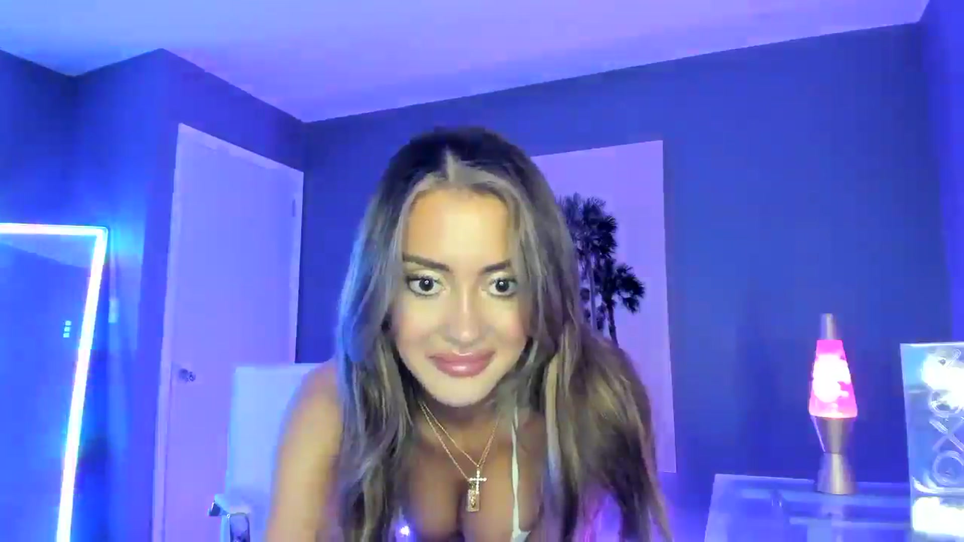 Gallery image thumbnail from SororityGirly's myfreecams stream on, 04/20/2025, 05:07 image 14 of 20