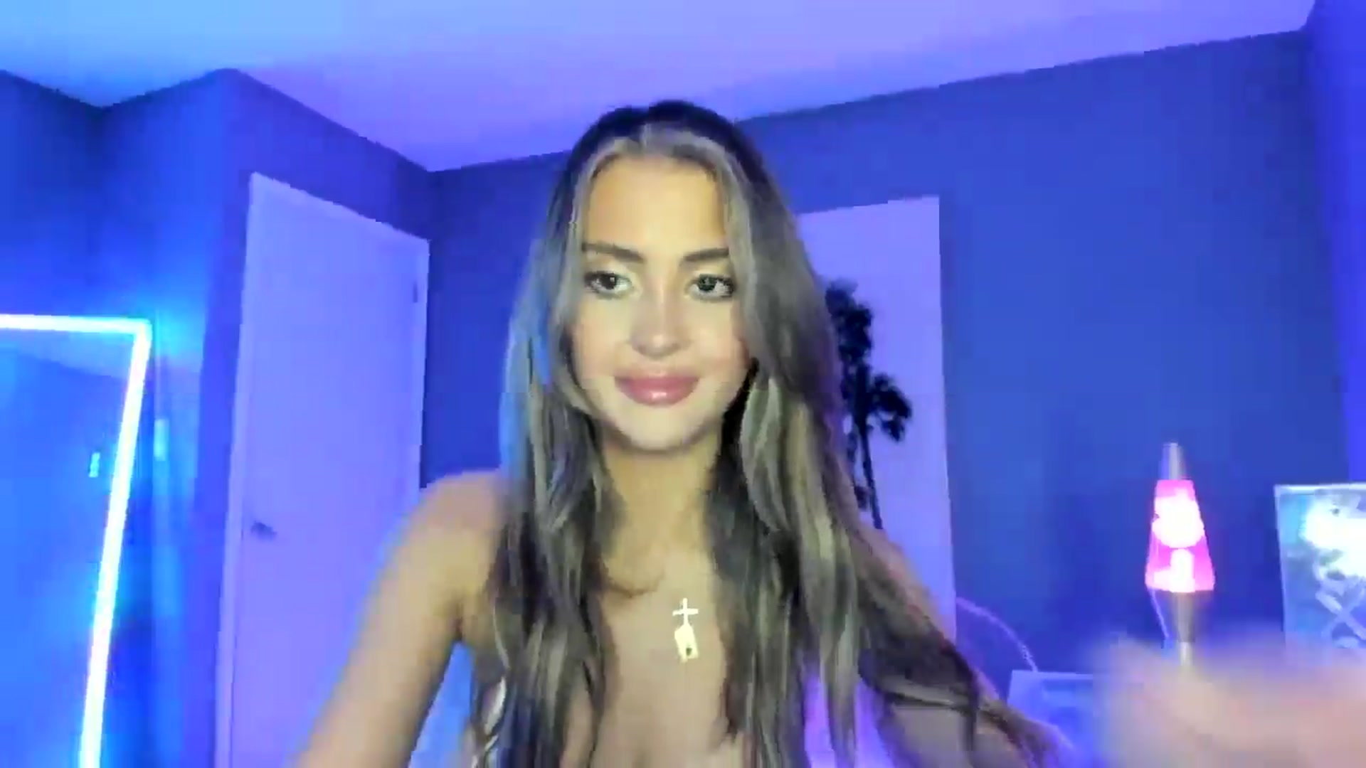 Gallery image thumbnail from SororityGirly's myfreecams stream on, 04/20/2025, 05:07 image 18 of 20