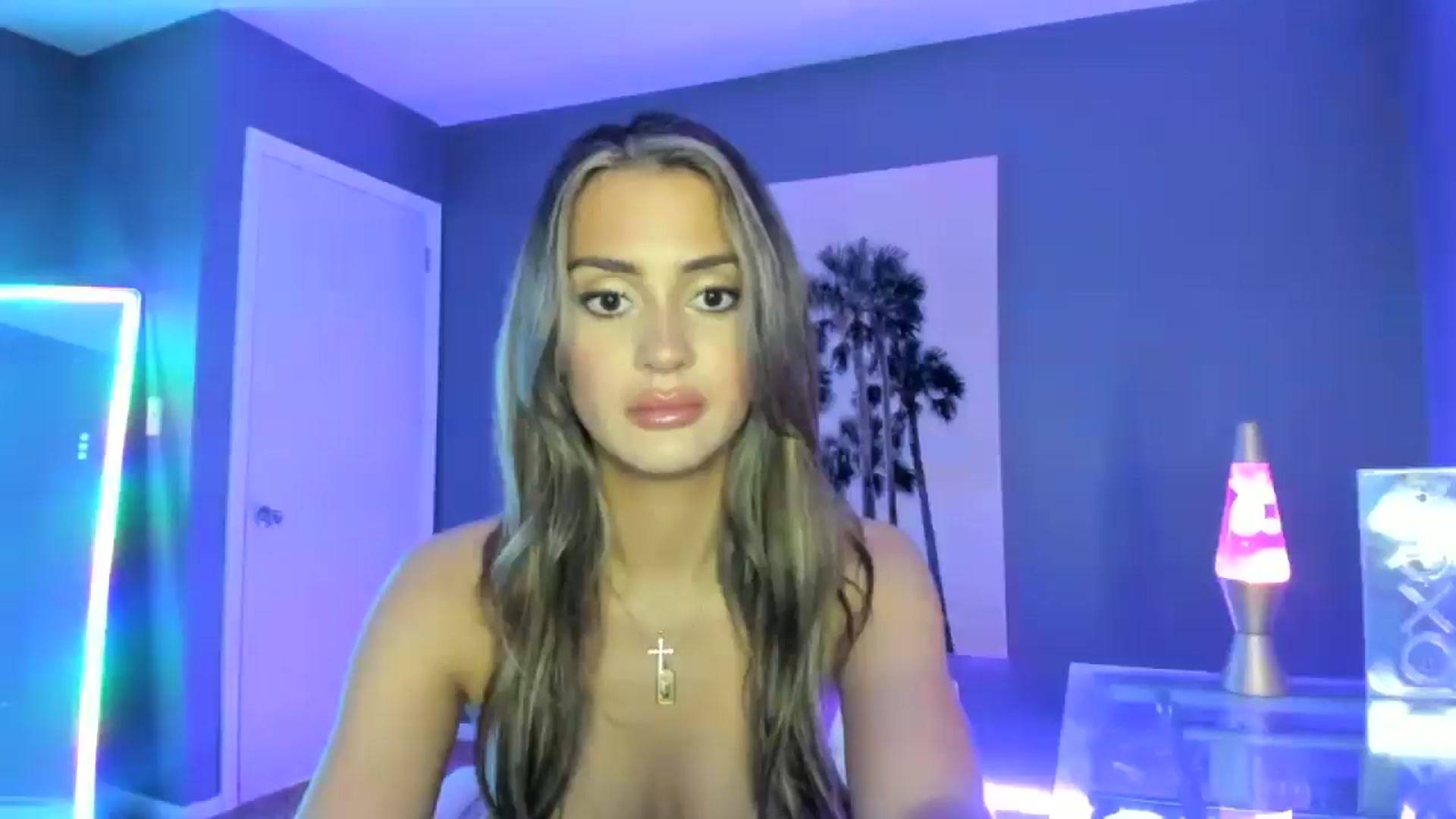 Gallery image thumbnail from SororityGirly's myfreecams stream on, 04/20/2025, 05:45 image 14 of 20