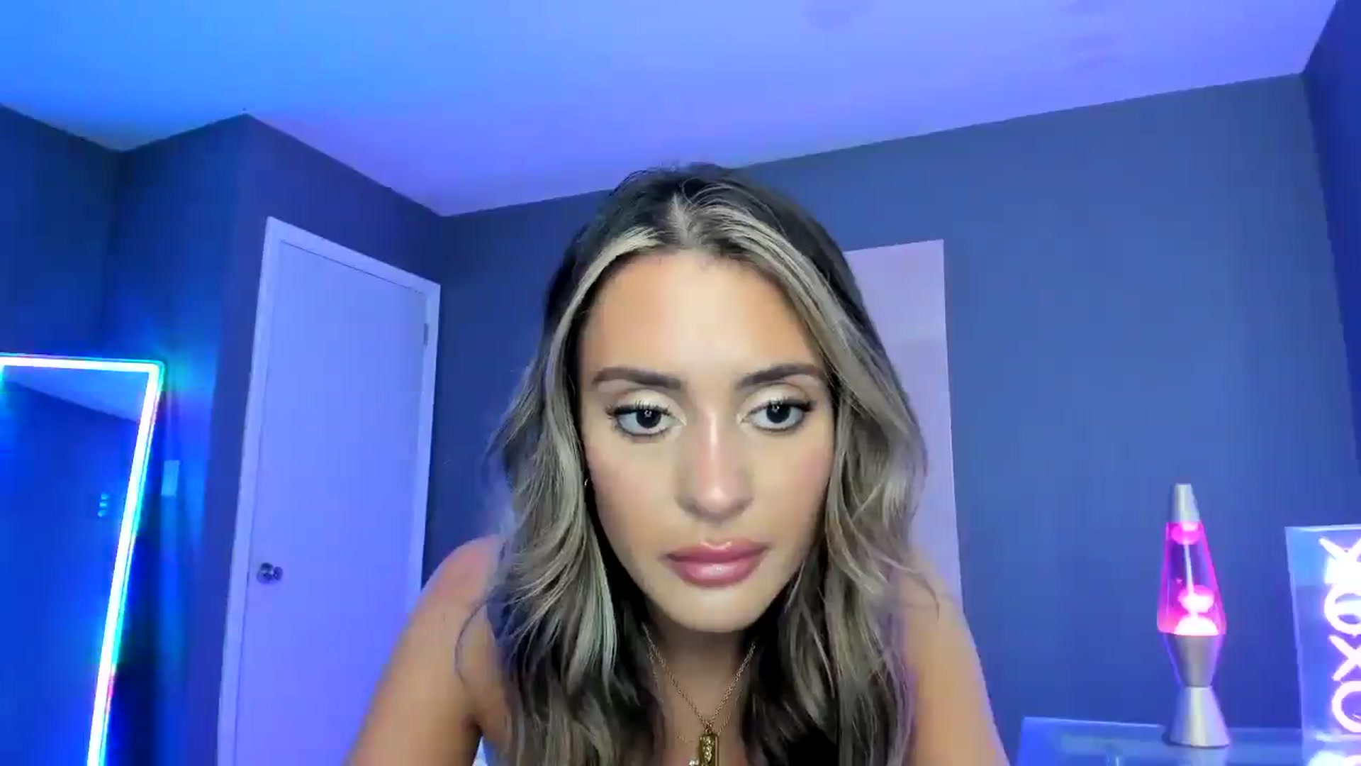 Gallery image thumbnail from SororityGirly's myfreecams stream on, 05/14/2025, 23:51 image 5 of 20
