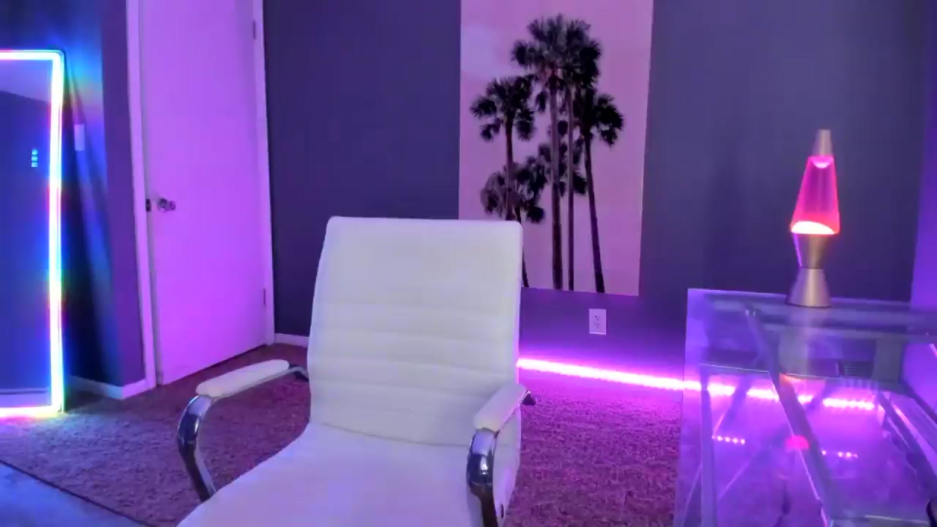 Gallery image thumbnail from SororityGirly's myfreecams stream on, 06/09/2025, 23:17 image 6 of 20