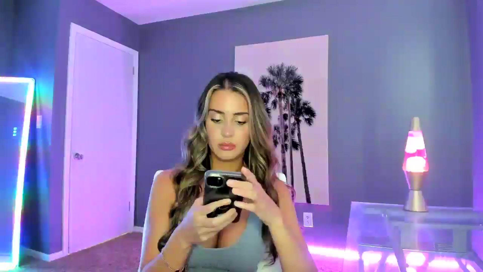 Gallery image thumbnail from SororityGirly's myfreecams stream on, 06/12/2025, 24:13 image 14 of 20