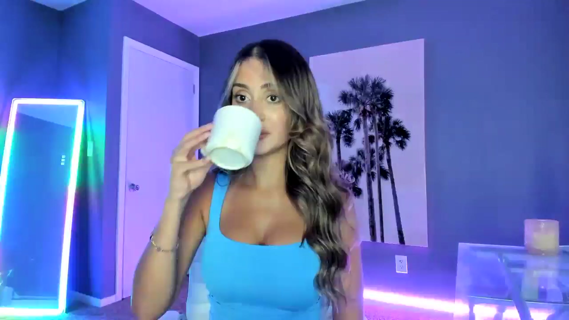 Gallery image thumbnail from SororityGirly's myfreecams stream on, 07/17/2025, 23:22 image 7 of 20