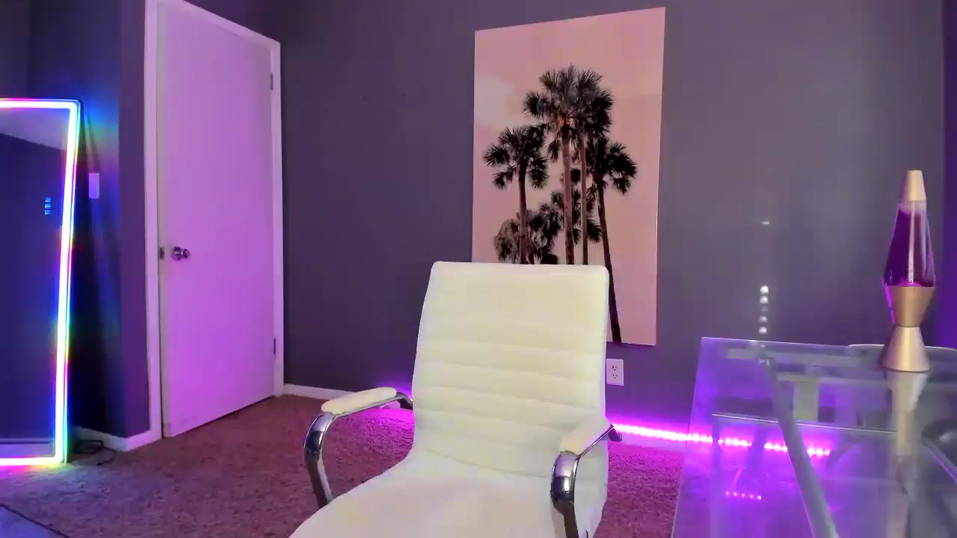Gallery image thumbnail from SororityGirly's myfreecams stream on, 08/27/2025, 24:01 image 7 of 20