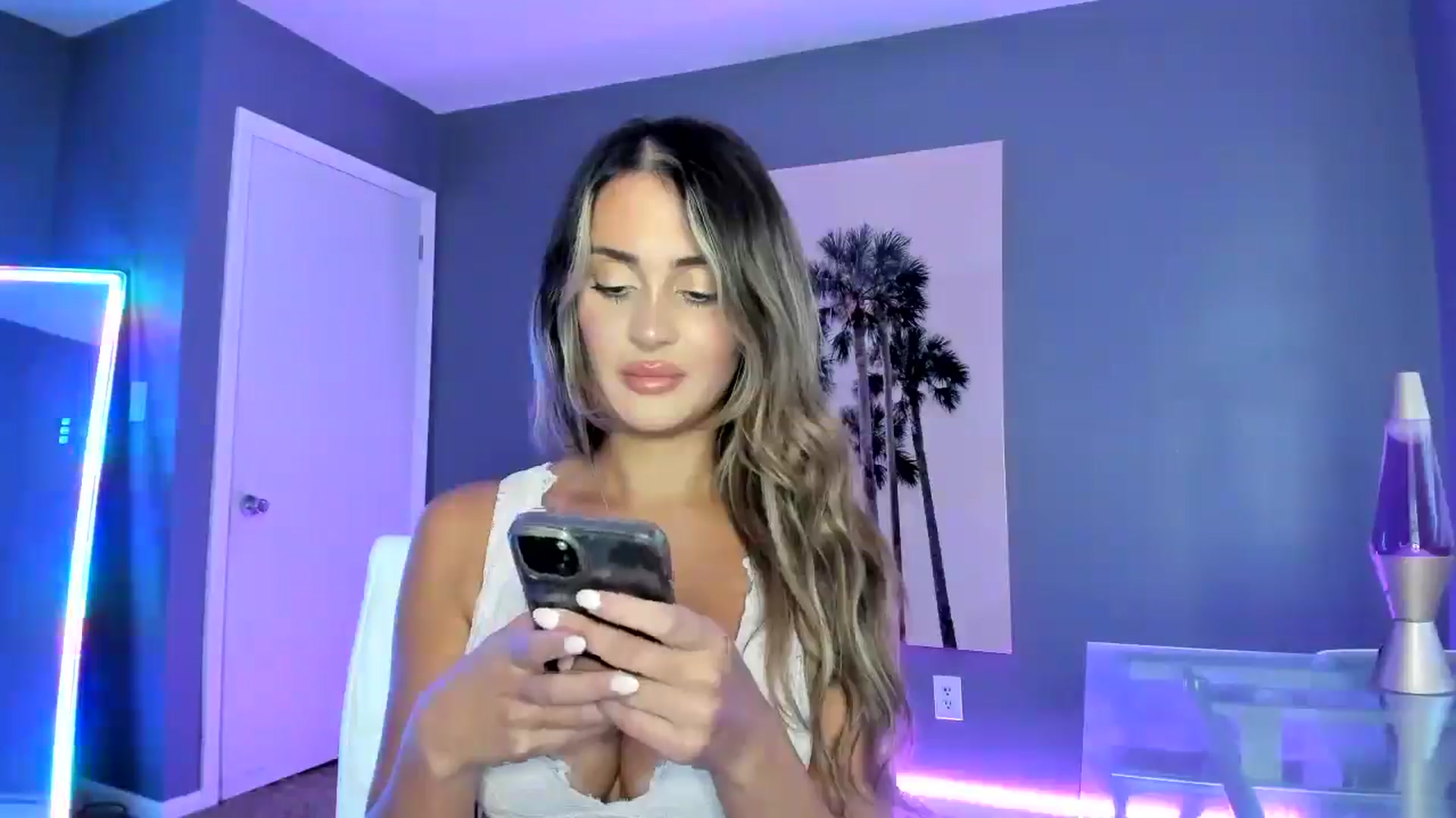 Gallery image thumbnail from SororityGirly's myfreecams stream on, 08/27/2025, 24:01 image 9 of 20