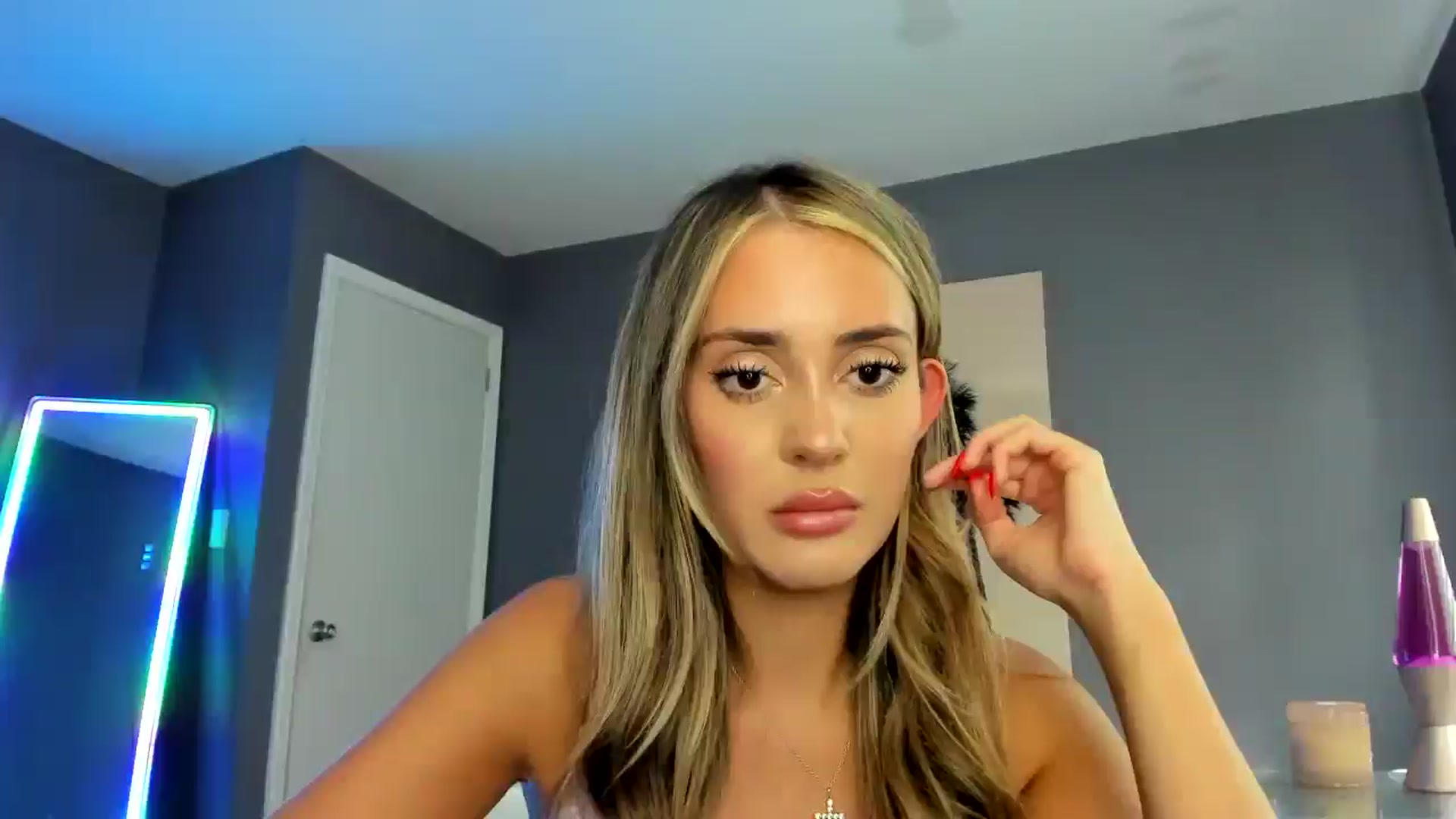 Gallery image thumbnail from SororityGirly's myfreecams stream on, 09/20/2025, 20:36 image 18 of 20