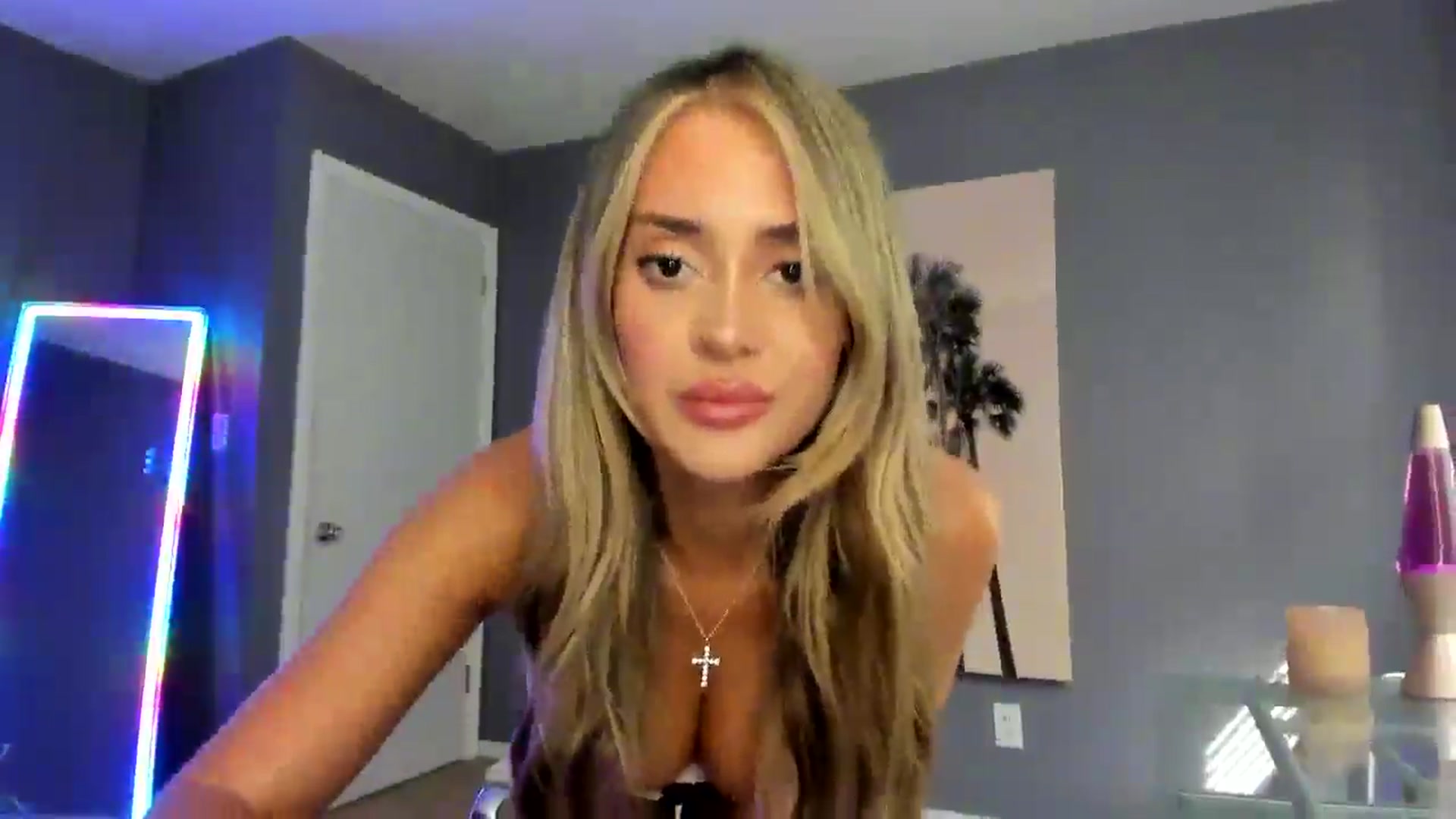 Gallery image thumbnail from SororityGirly's myfreecams stream on, 09/20/2025, 21:14 image 5 of 20