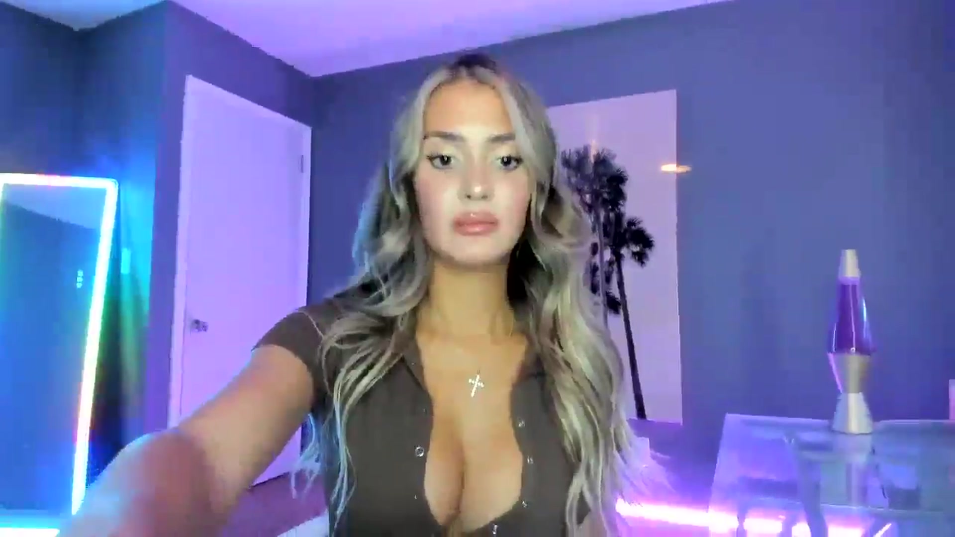Gallery image thumbnail from SororityGirly's myfreecams stream on, 10/13/2025, 23:25 image 9 of 20