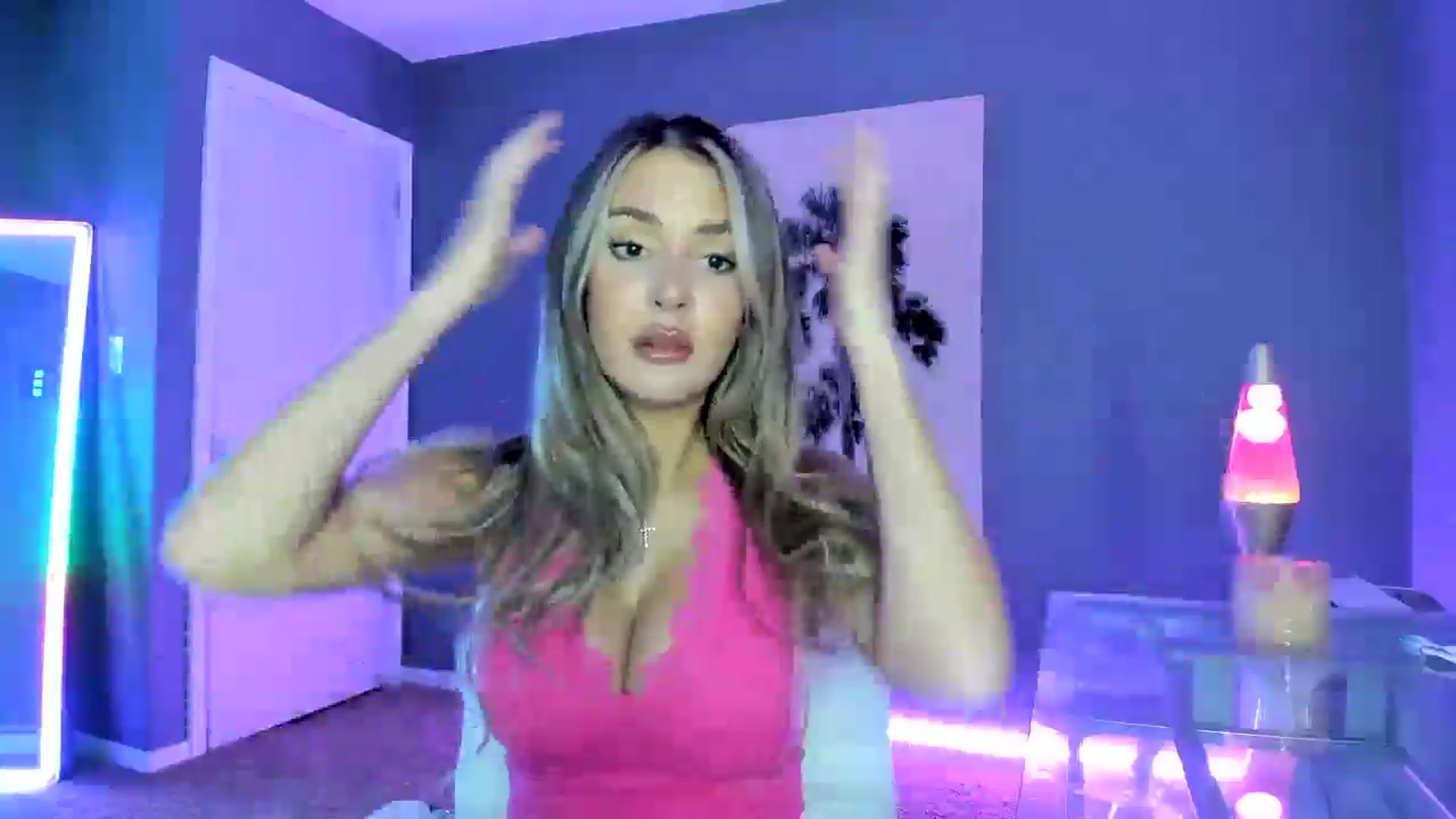 Gallery image thumbnail from SororityGirly's myfreecams stream on, 12/04/2025, 02:21 image 9 of 20