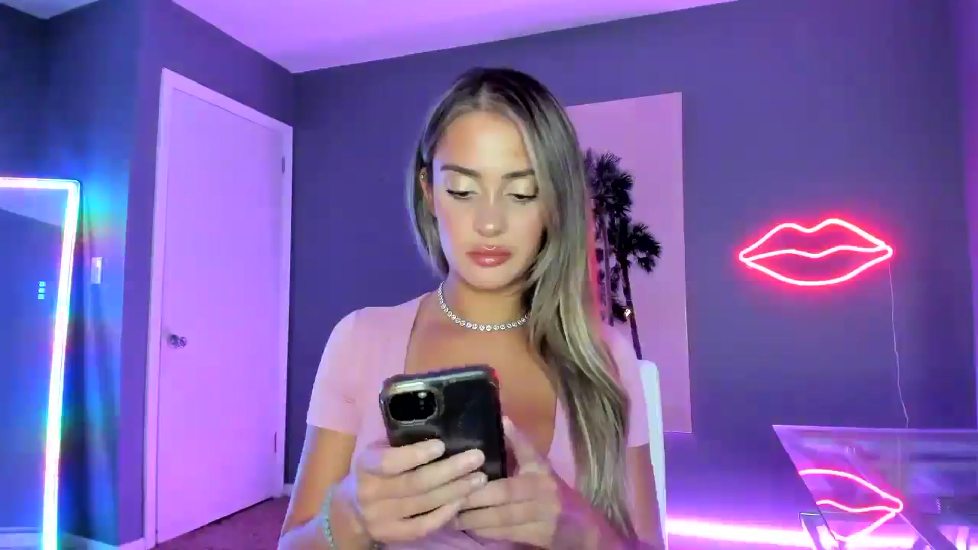Gallery image thumbnail from SororityGirly's myfreecams stream on, 02/18/2026, 24:52 image 17 of 20