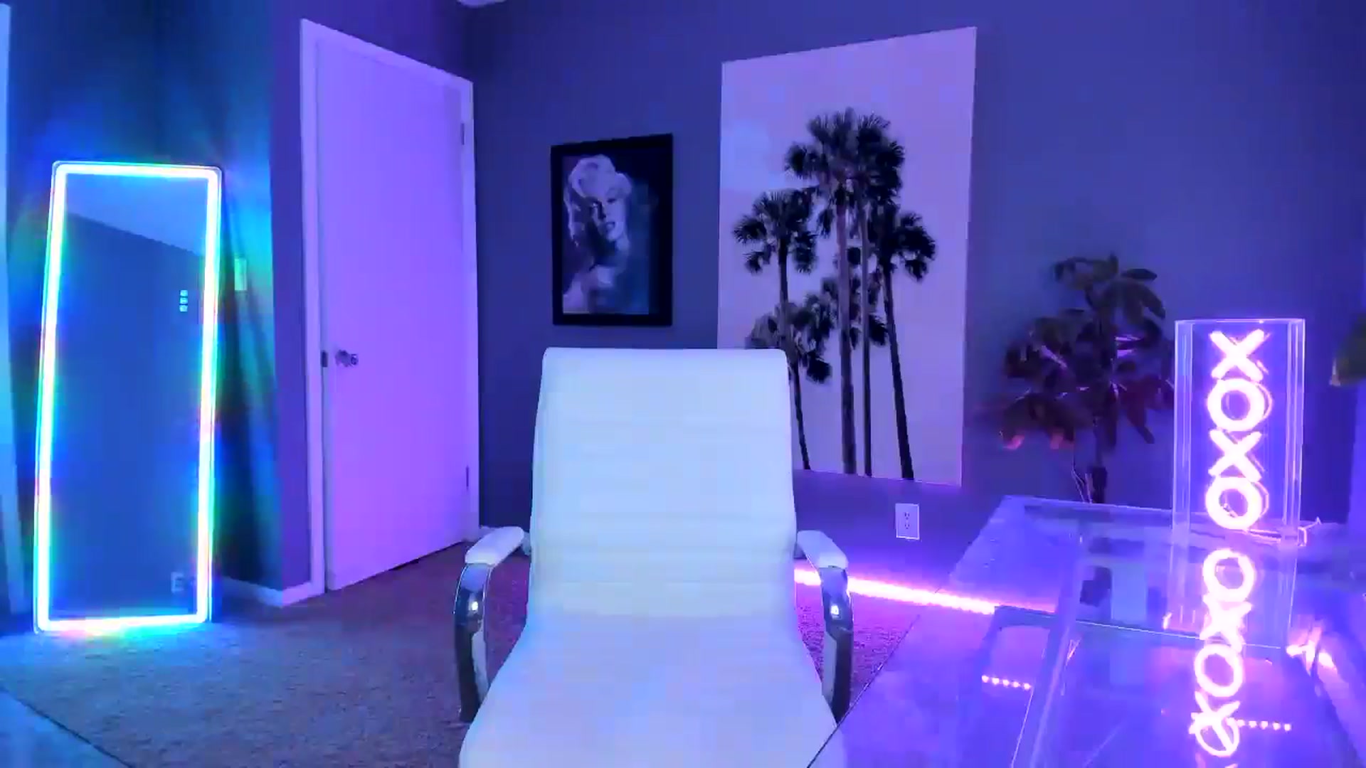 Gallery image thumbnail from Sororitygirl's myfreecams stream on, 04/23/2024, 01:08 image 6 of 20