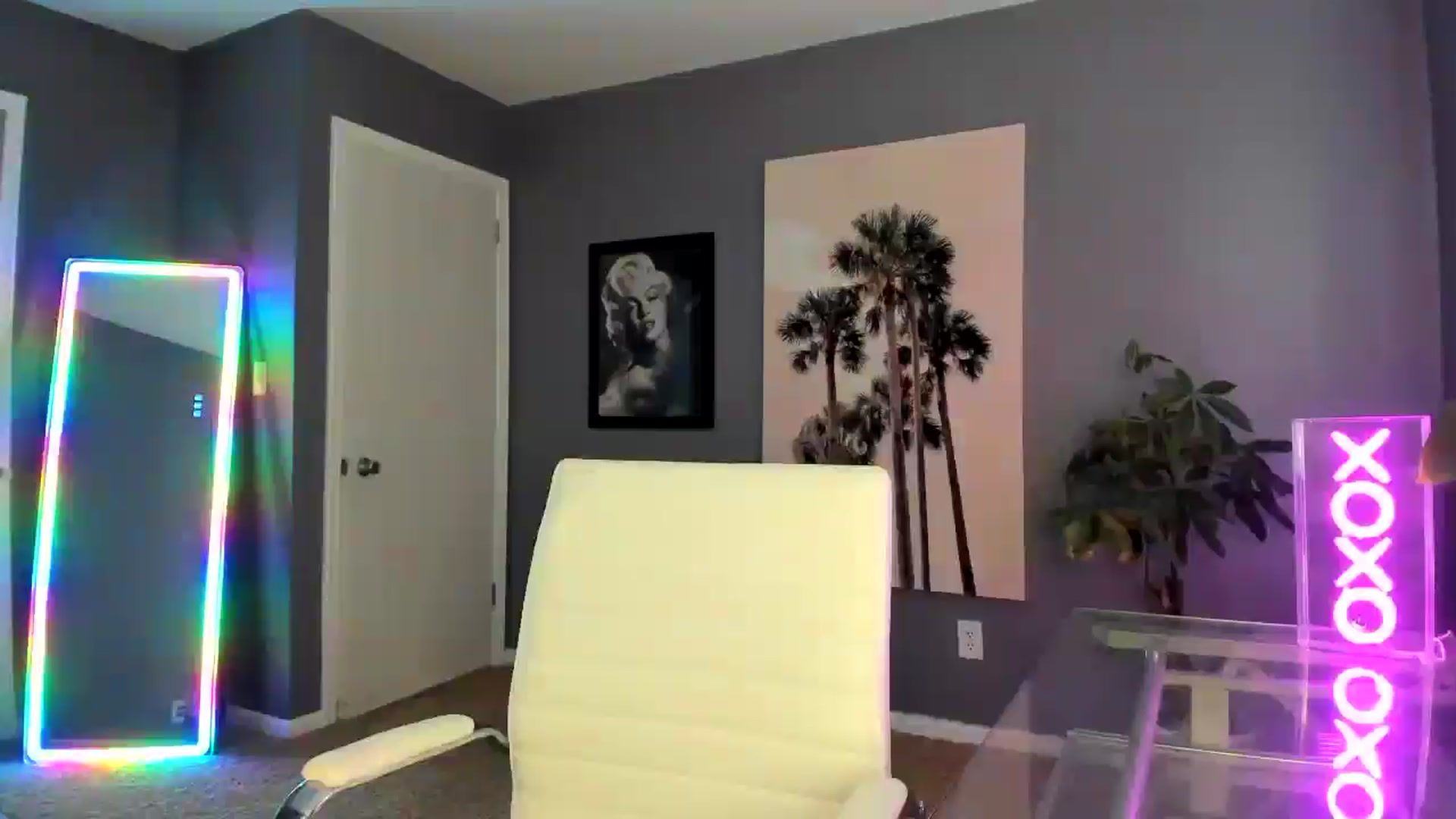 Gallery image thumbnail from Sororitygirl's myfreecams stream on, 05/17/2024, 22:37 image 11 of 20