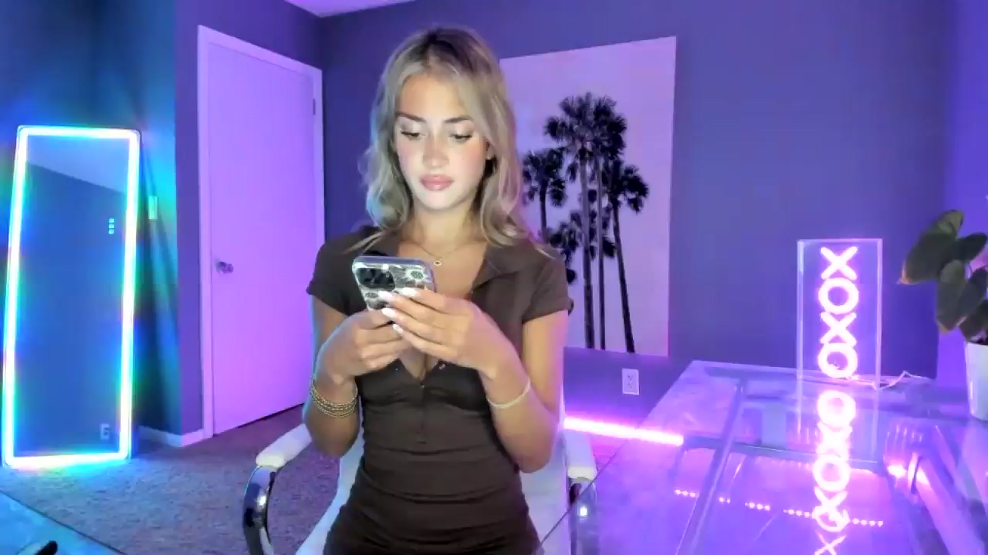 Gallery image thumbnail from Sororitygirl's myfreecams stream on, 05/28/2024, 22:57 image 8 of 20