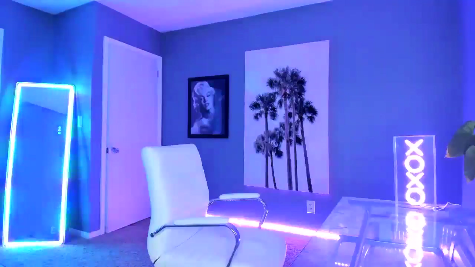 Gallery image thumbnail from Sororitygirl's myfreecams stream on, 05/29/2024, 24:00 image 9 of 20