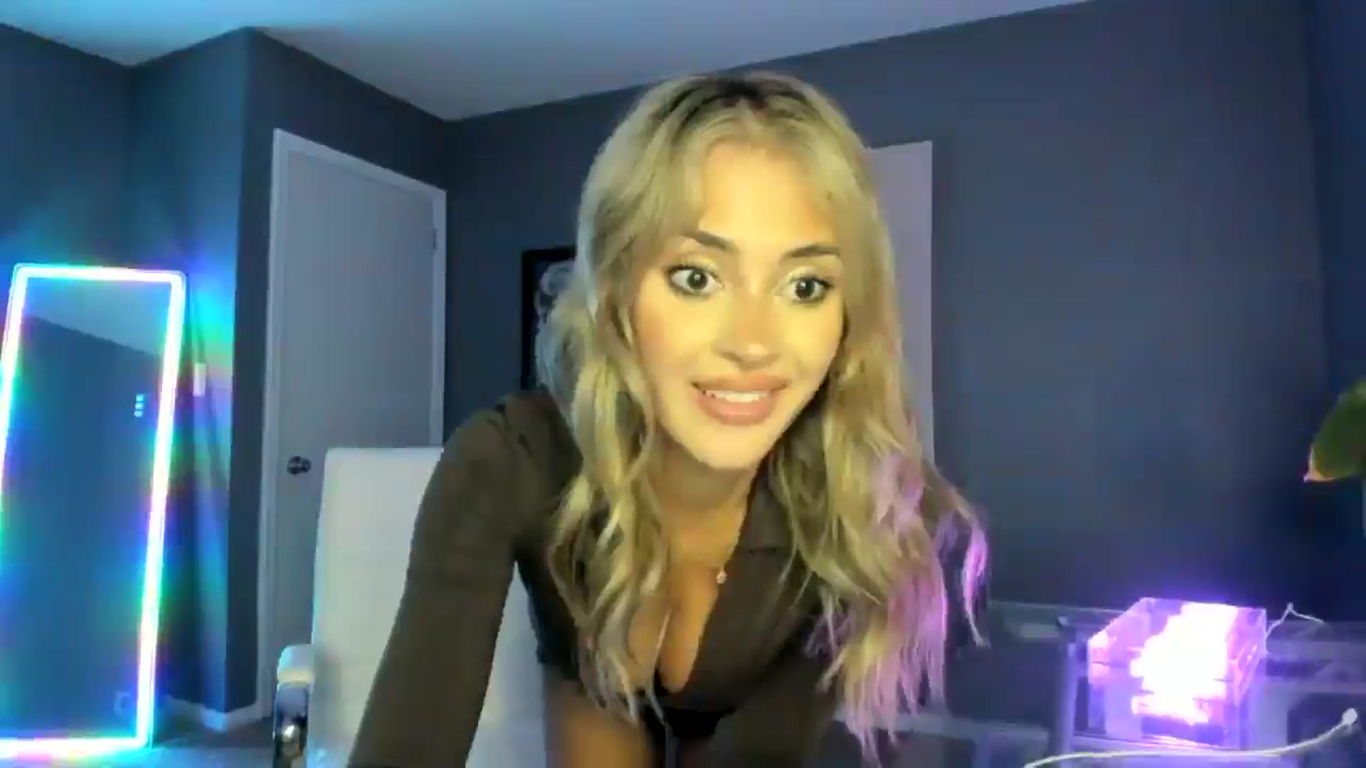 Gallery image thumbnail from Sororitygirl's myfreecams stream on, 06/02/2024, 03:16 image 15 of 20