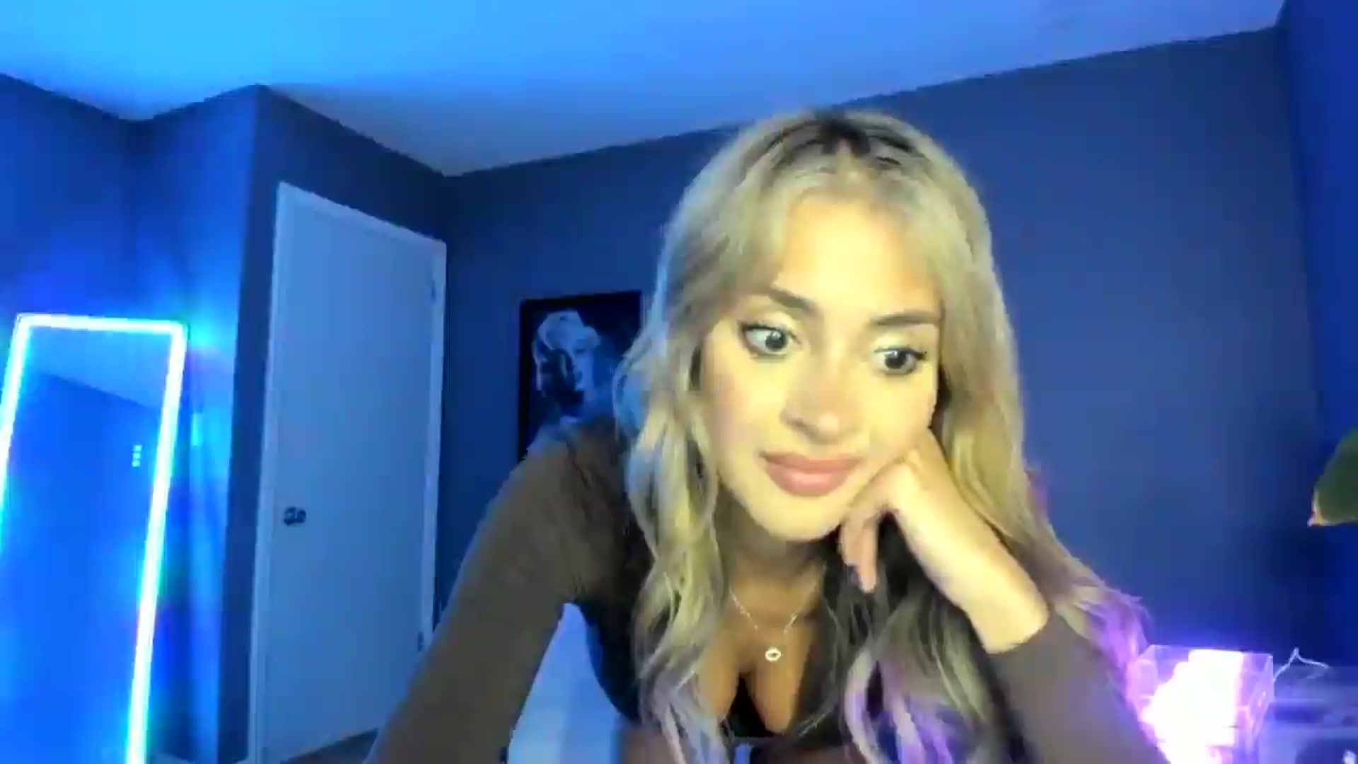 Gallery image thumbnail from Sororitygirl's myfreecams stream on, 06/02/2024, 03:16 image 5 of 20