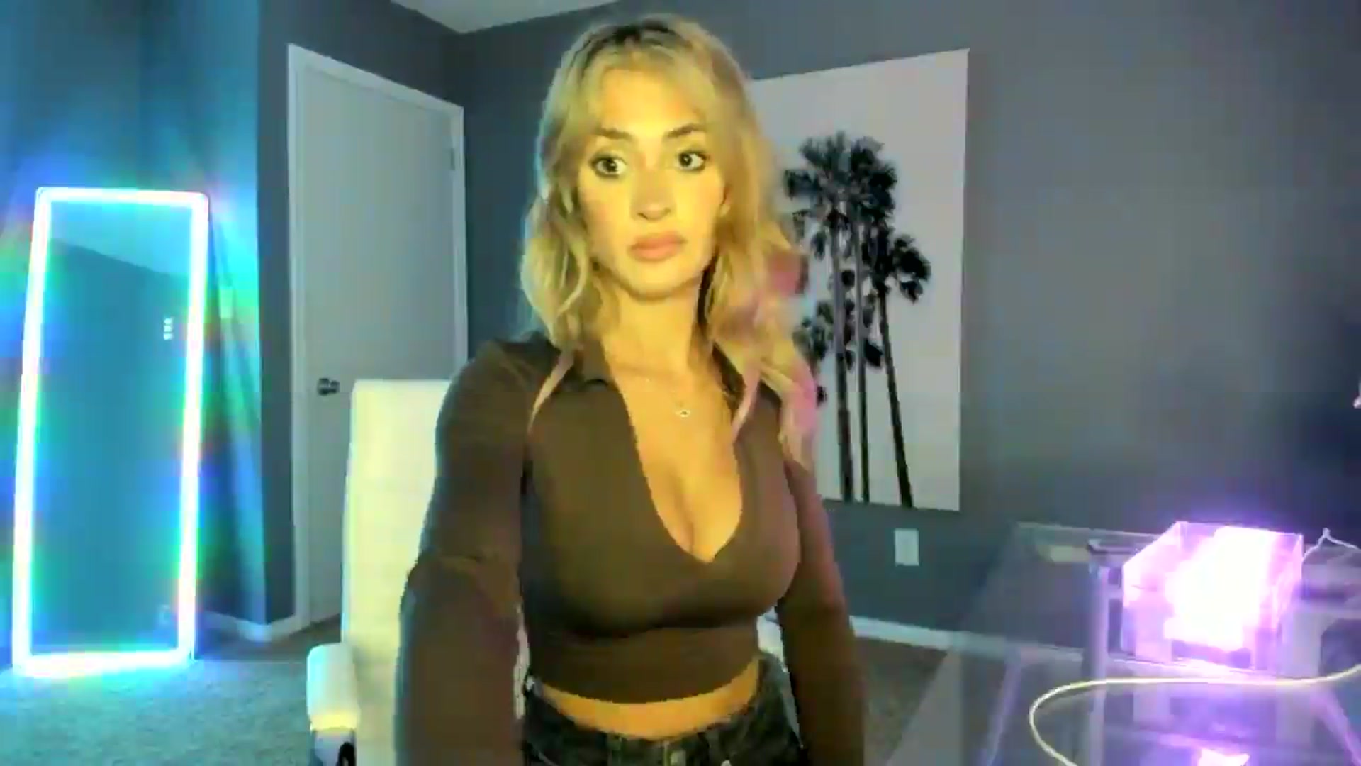 Gallery image thumbnail from Sororitygirl's myfreecams stream on, 06/02/2024, 03:16 image 10 of 20