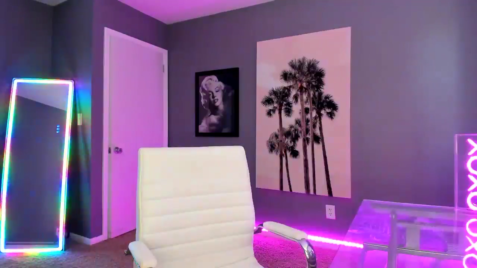 Gallery image thumbnail from Sororitygirl's myfreecams stream on, 06/14/2024, 22:57 image 9 of 20