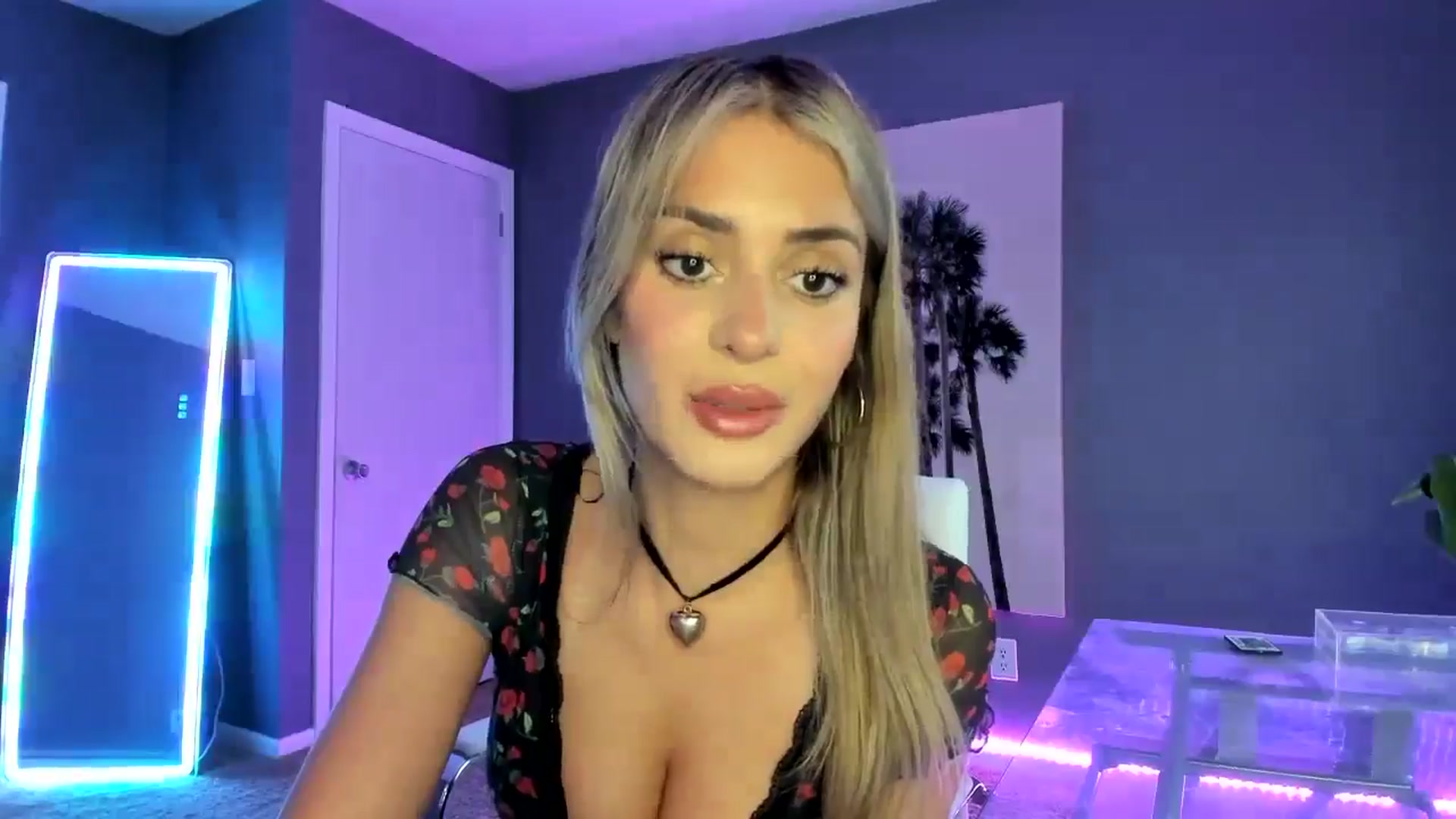 Gallery image thumbnail from Sororitygirl's myfreecams stream on, 06/22/2024, 24:01 image 3 of 20