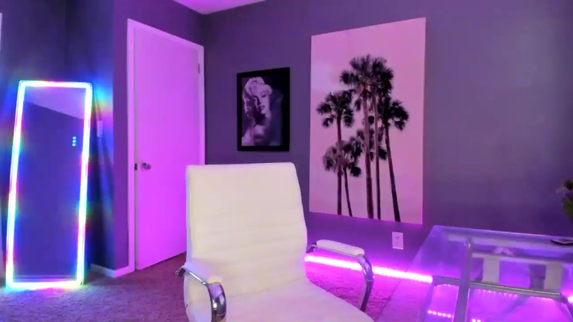 Gallery image thumbnail from Sororitygirl's myfreecams stream on, 06/26/2024, 22:30 image 13 of 20