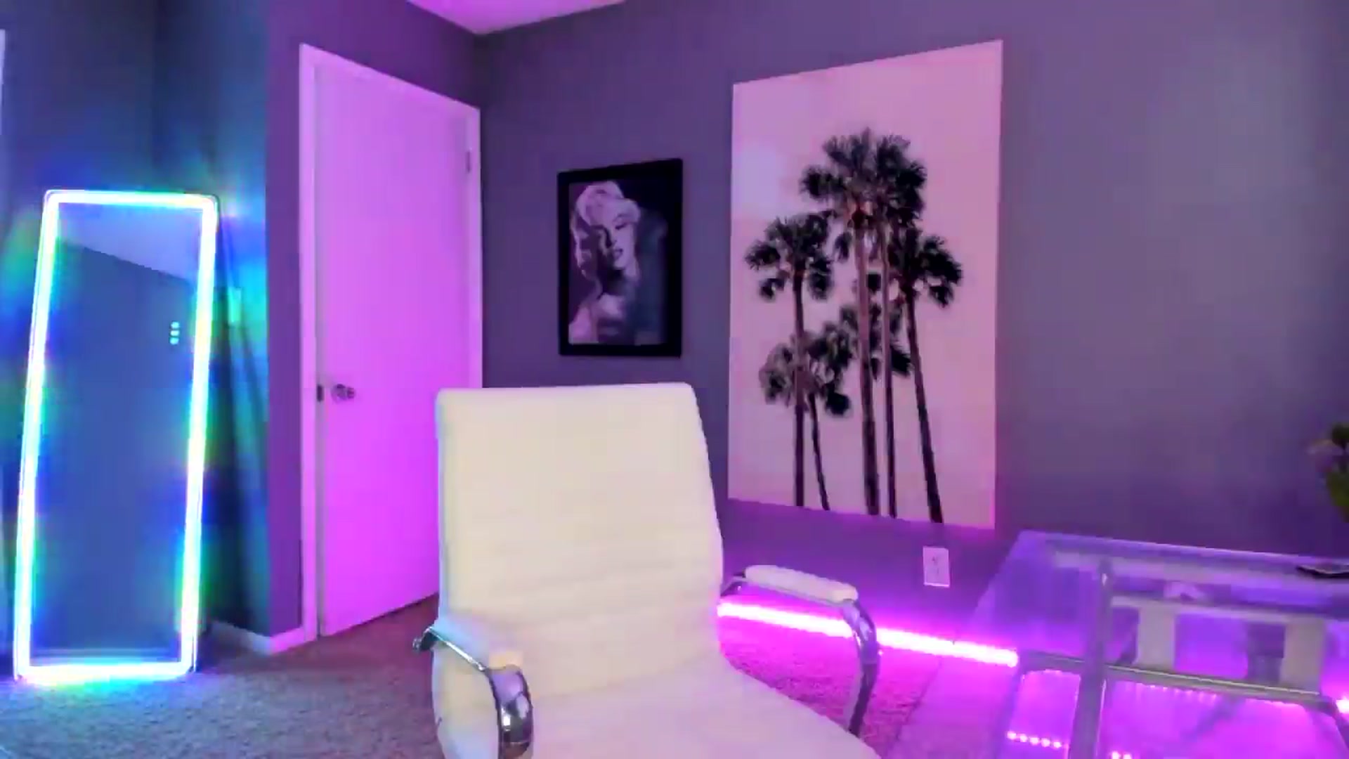 Gallery image thumbnail from Sororitygirl's myfreecams stream on, 06/26/2024, 22:30 image 11 of 20