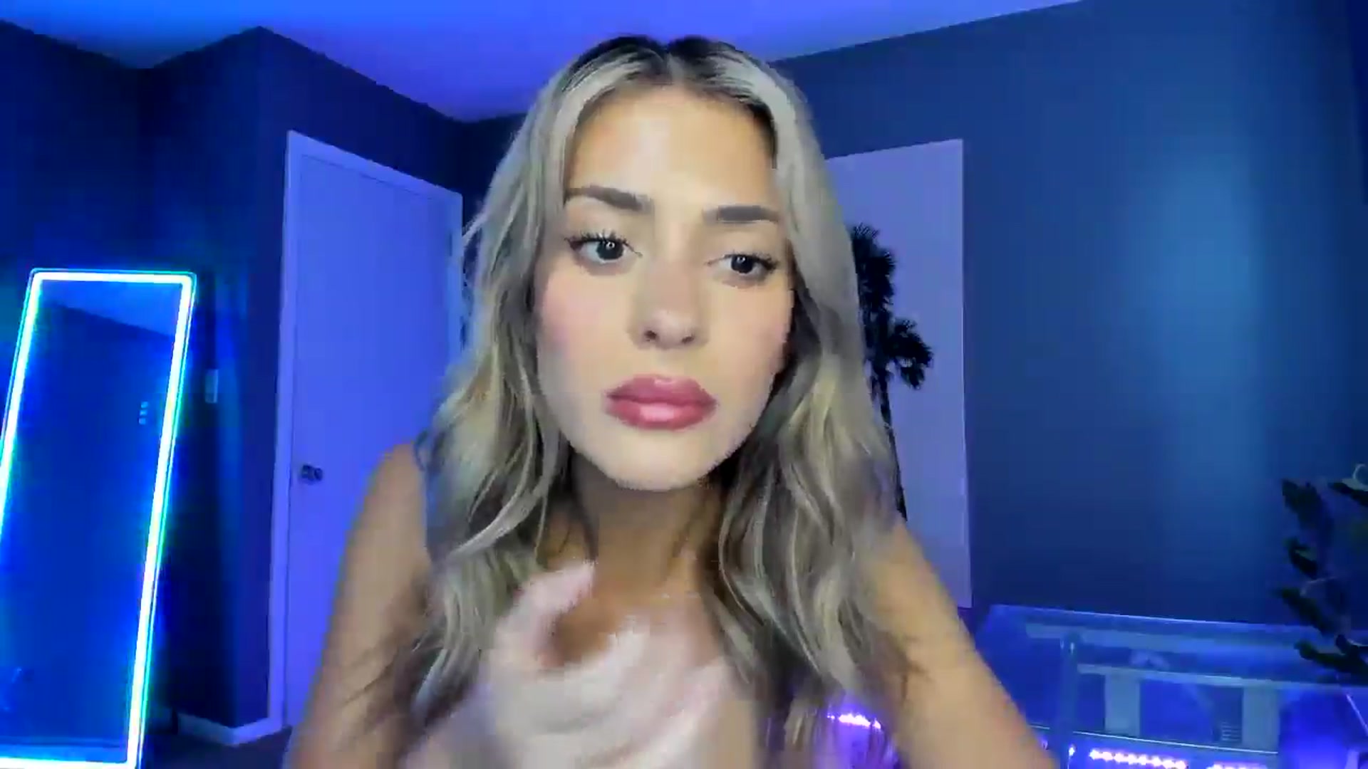 Gallery image thumbnail from Sororitygirl's myfreecams stream on, 07/17/2024, 23:01 image 8 of 20